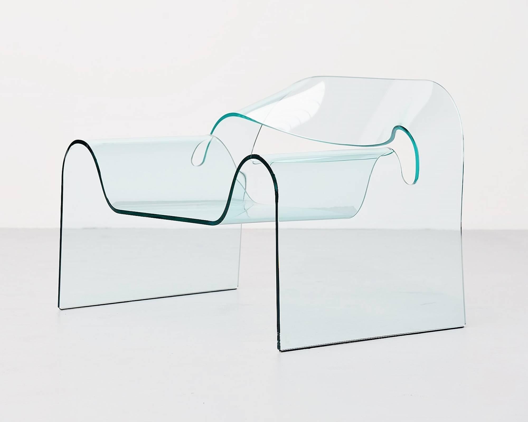 Contemporary Air Armchair Casted in One Slab of Curved Clear Glass For Sale