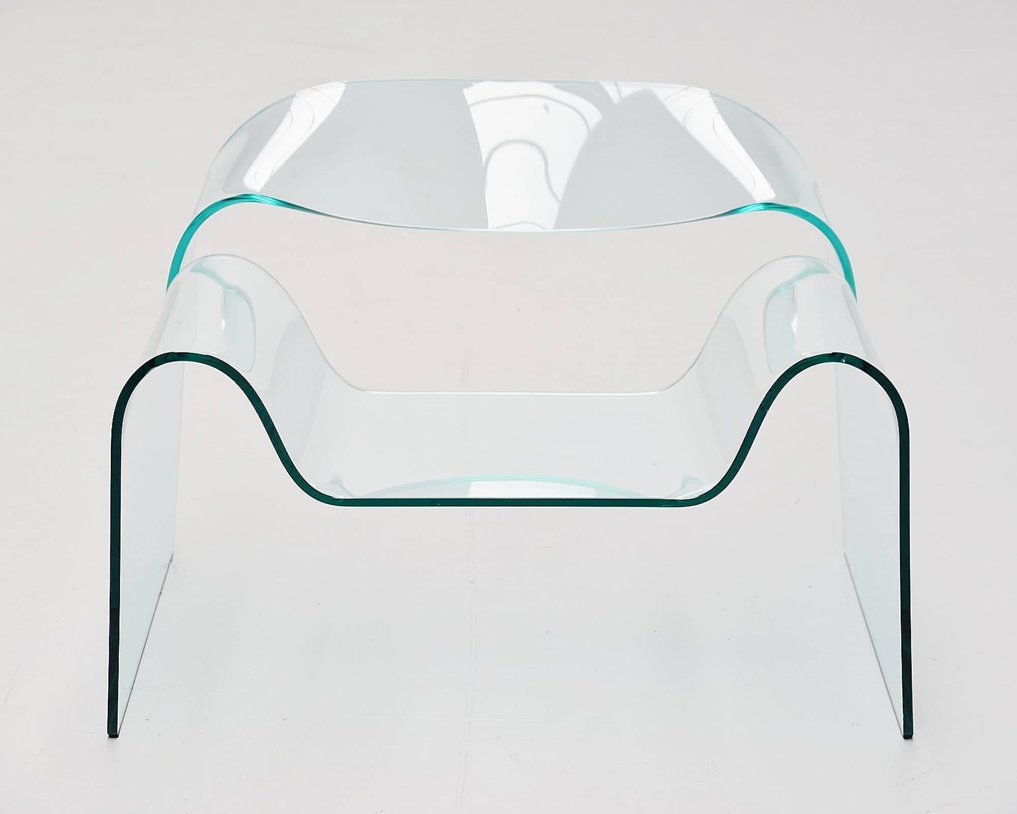 Air Armchair Casted in One Slab of Curved Clear Glass For Sale 1
