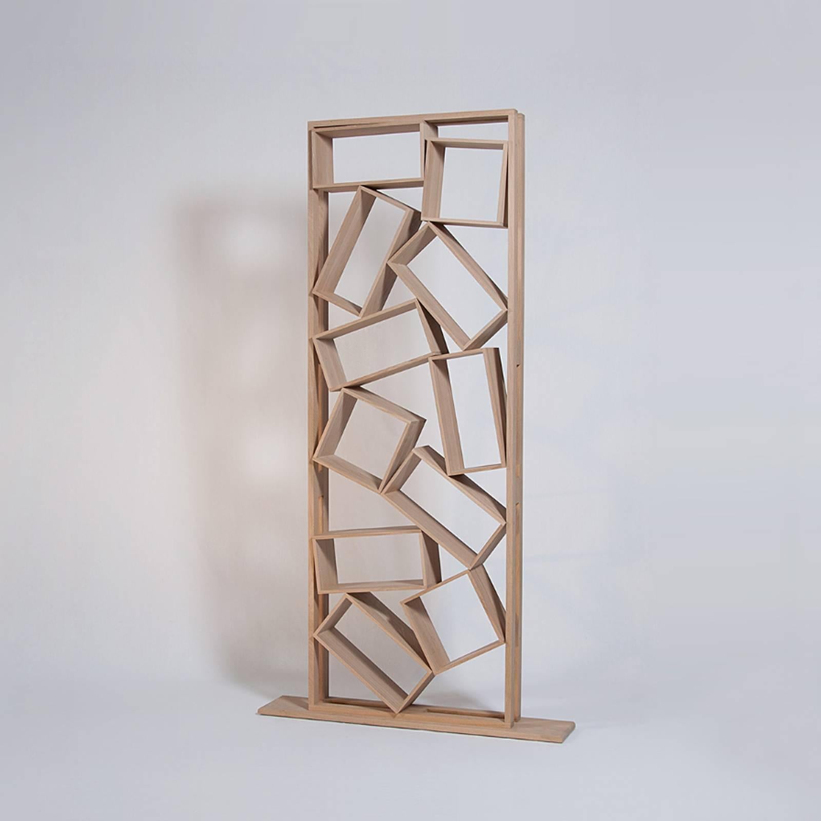 Shelve Mix 100% rovere massiccio proveniente da foreste sostenibili francesi
Le scatole possono essere fornite senza o con schienale. I dorsi sono
è realizzata in legno massiccio e può essere laccata a colori. Consegnato
assemblati. Progettato e
