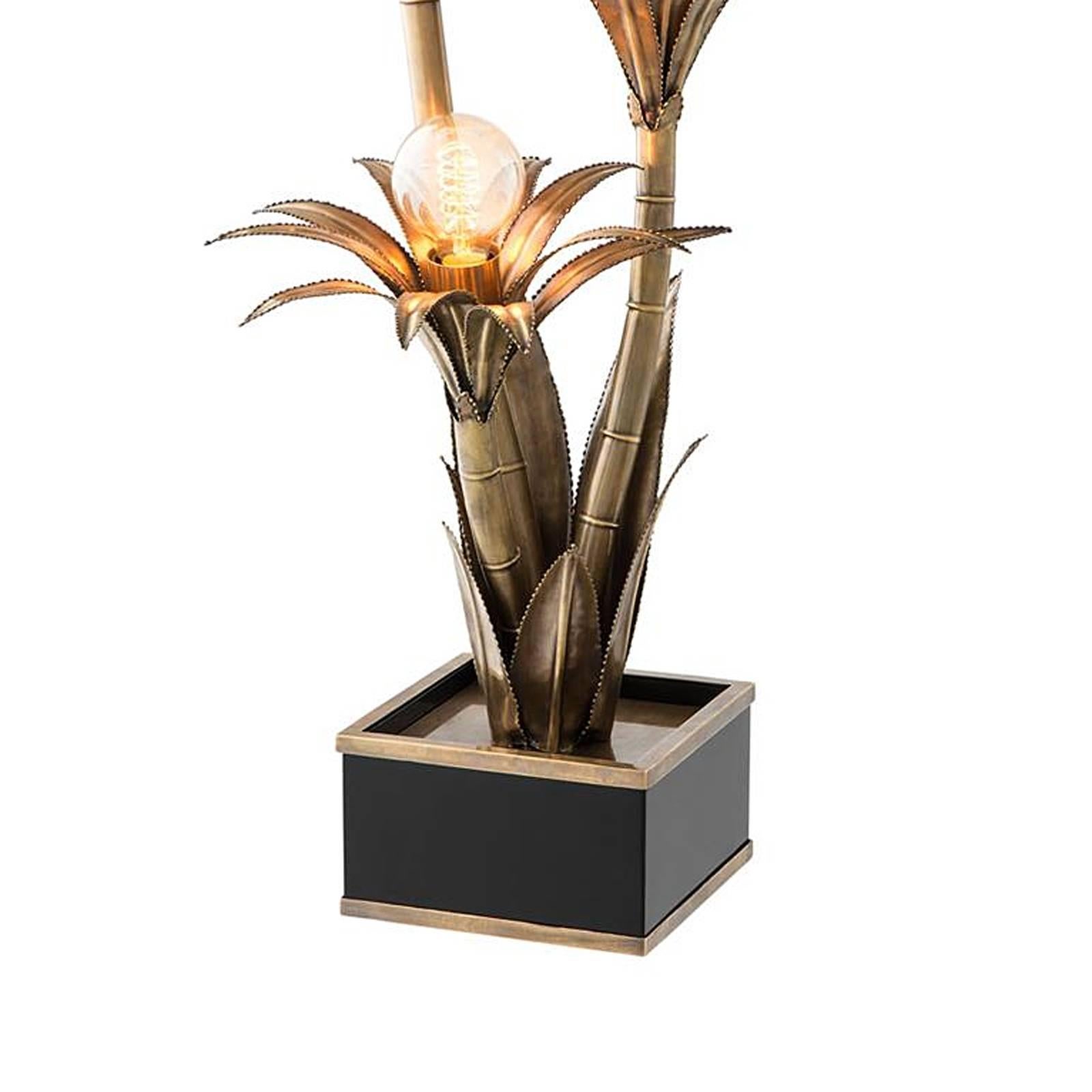 Palm Flowers Table Lamp in Vintage Brass In Excellent Condition For Sale In Paris, FR