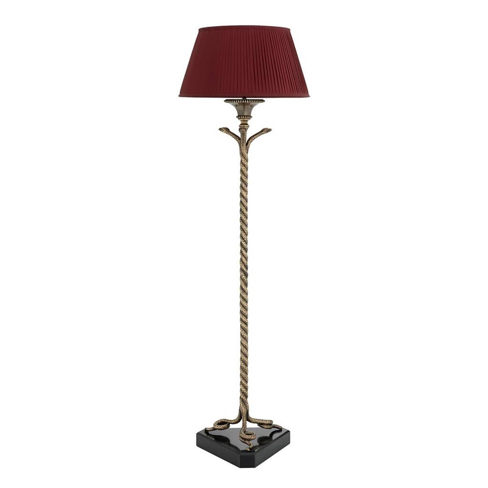 Floor lamp vipers in vintage brass finish. 
On black granite base. 1 bulb lamp holder
type E27, max 40 watt. With red pleated 
shade included. Bulb not included.
Also available in table lamp.
Also available with black pleated shade.
