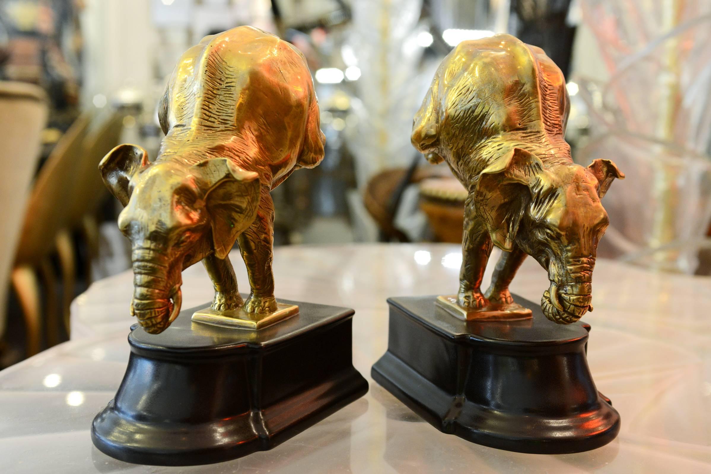 Buchstützen Acrobat Elephants Zweier-Set in Bronze (Niederländisch) im Angebot