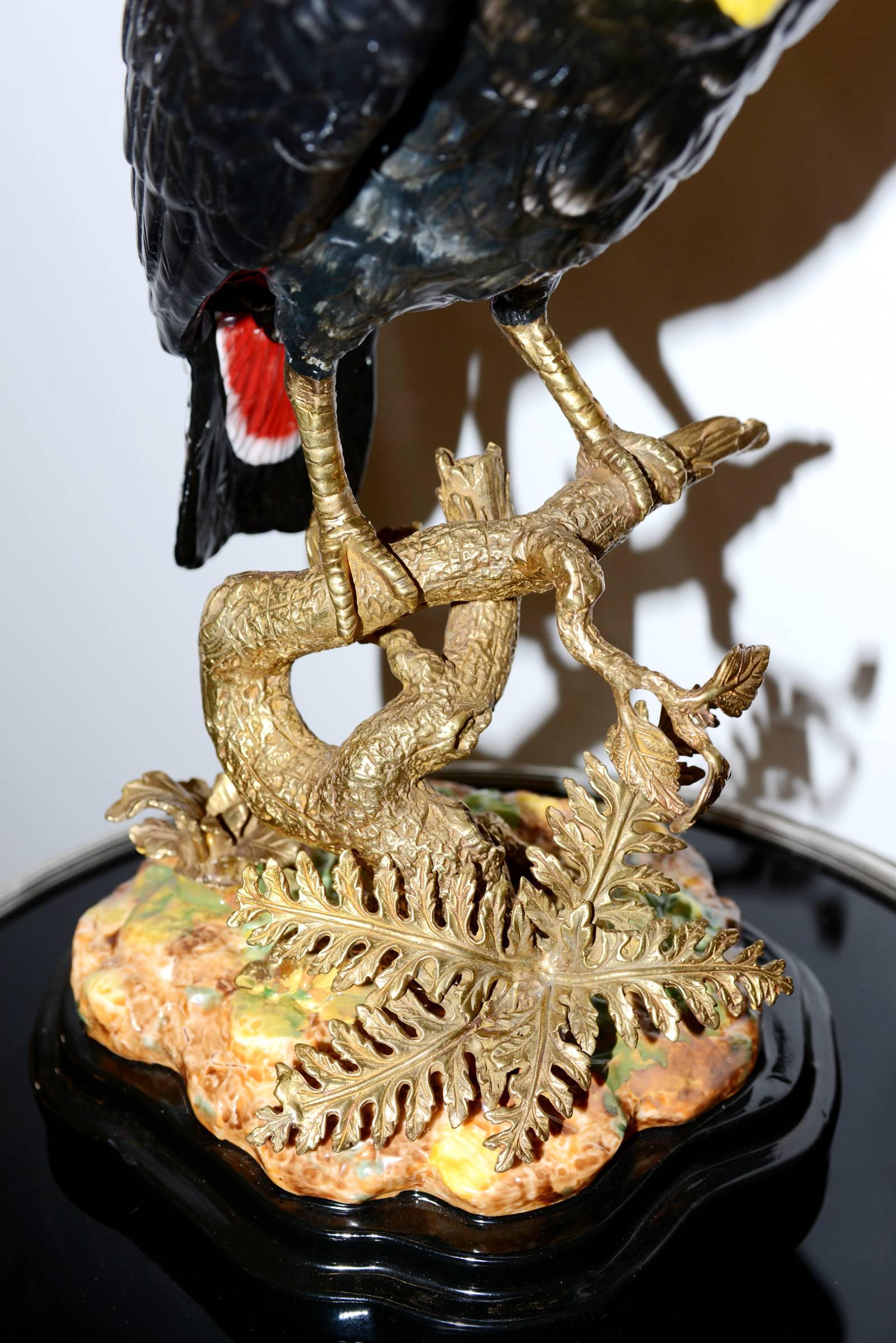 Sculpture toucan en porcelaine massif finition peinte à la main et bronze massif en vente 1