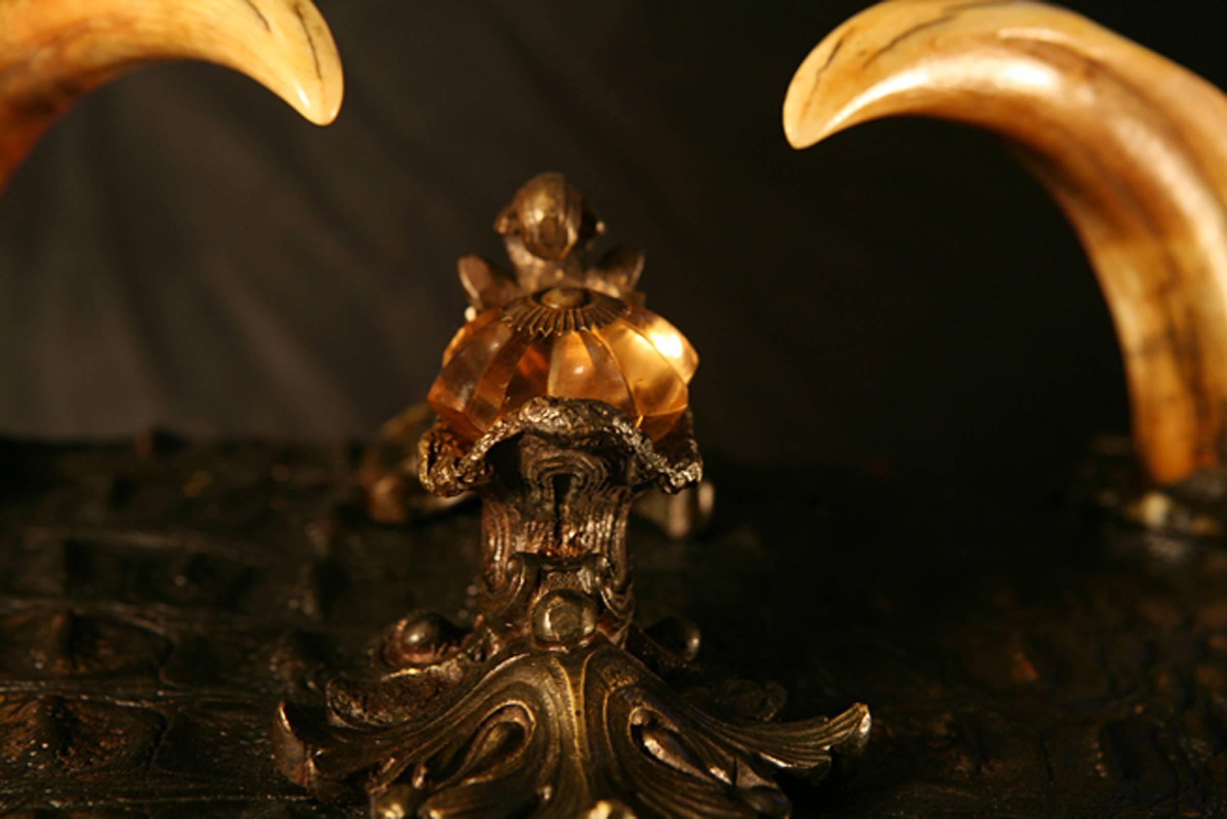 Zigarrenschachtel aus Krokodilleder mit Alligatorhaut und Wartog-Töpfen und Zedernholz (Bronze) im Angebot