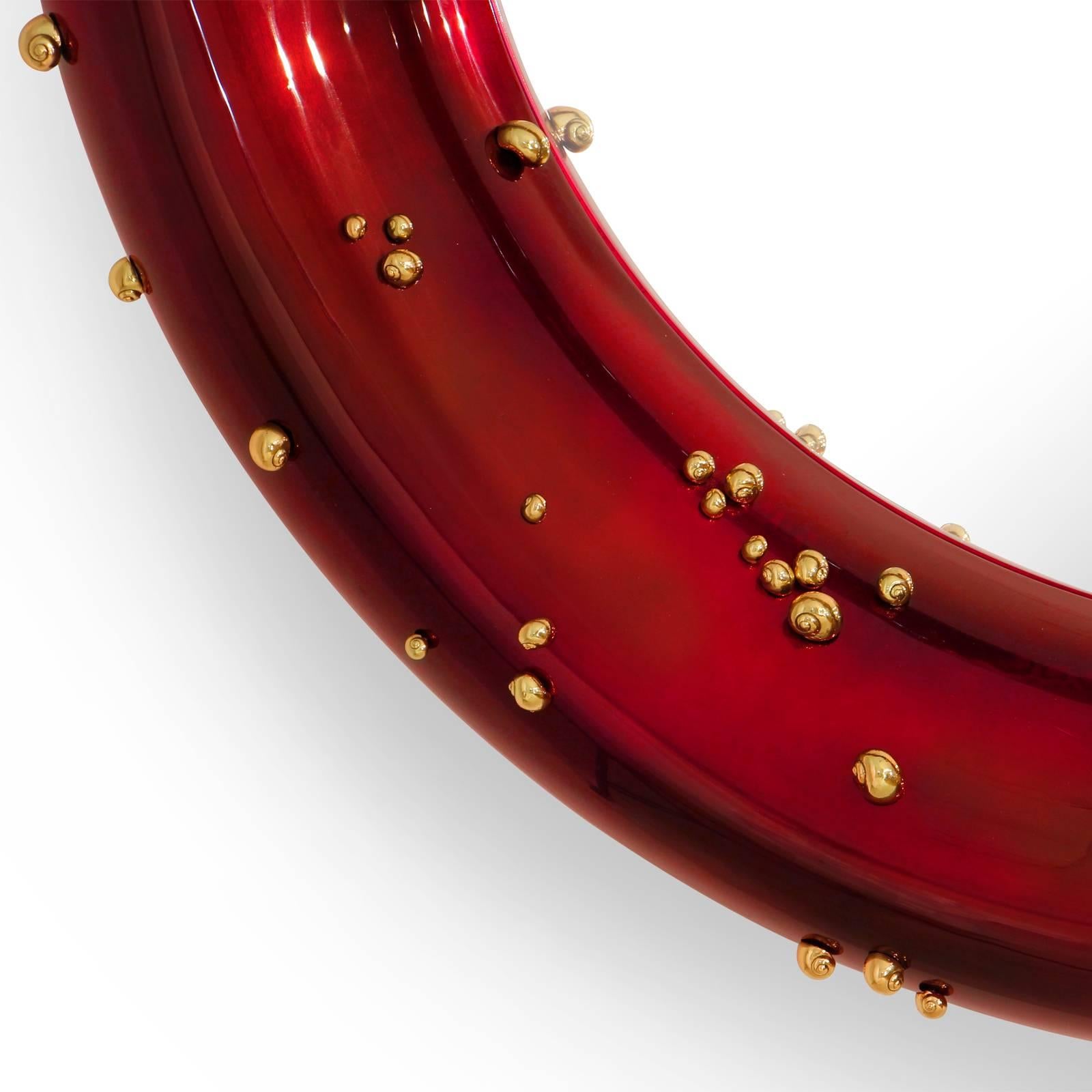 Portugais Miroir rouge avec escargots noirs et rouges vernis et dorés en vente