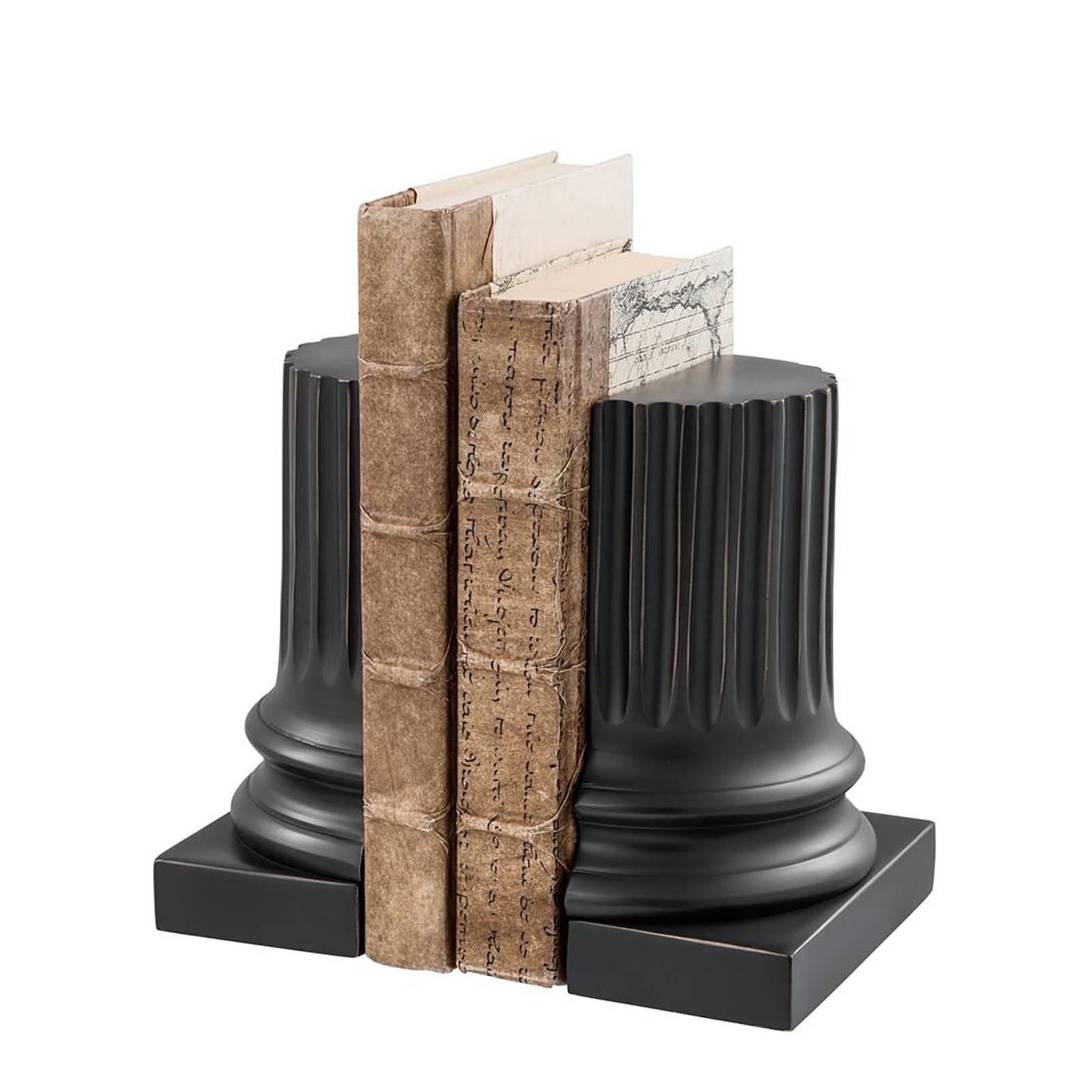 Set of two bookend black bronze in, 
highlighted gunmetal bronze finish.
Ideal to decorate your shelves.
