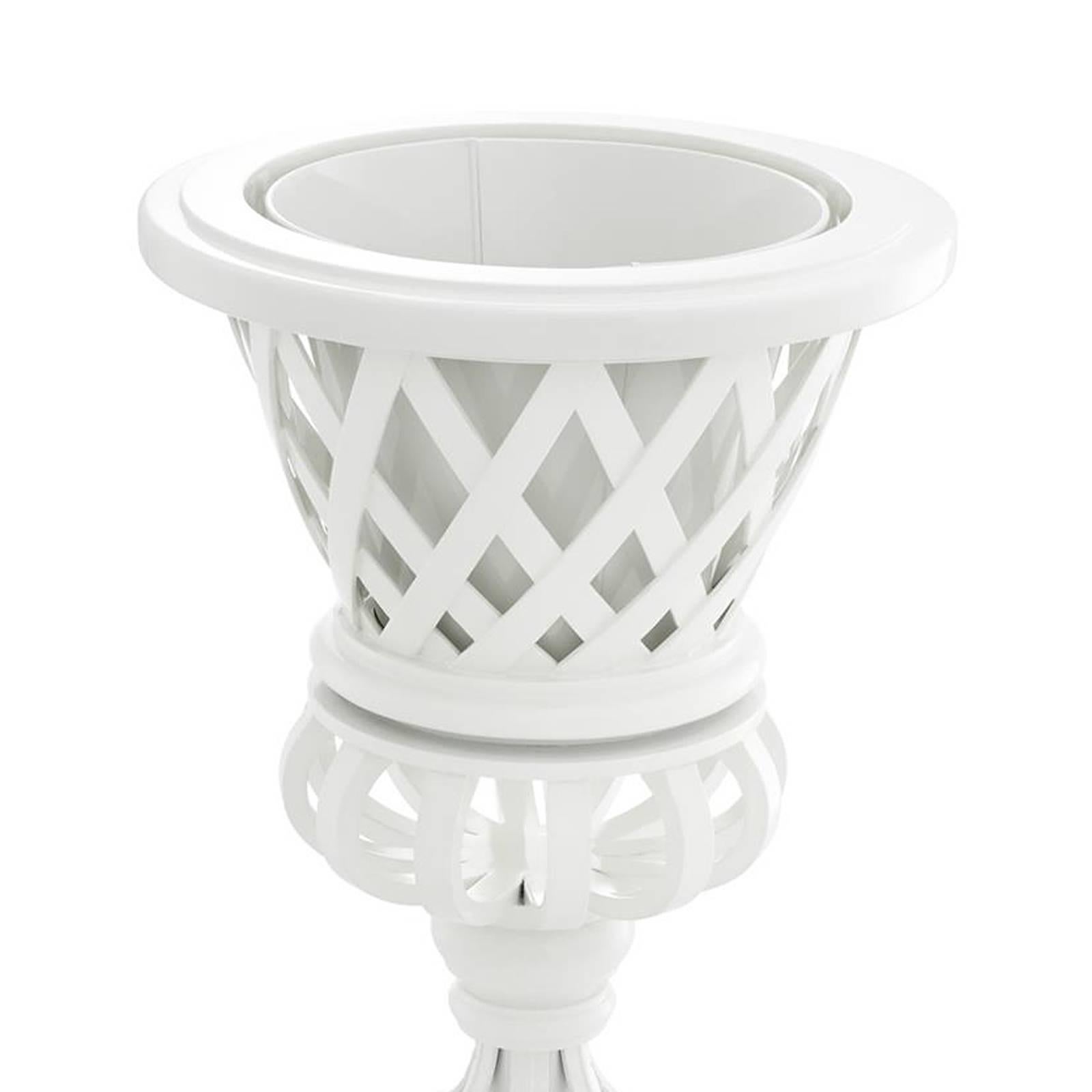 Garden White Planter in Solid Mahogany Wood In Excellent Condition In Paris, FR