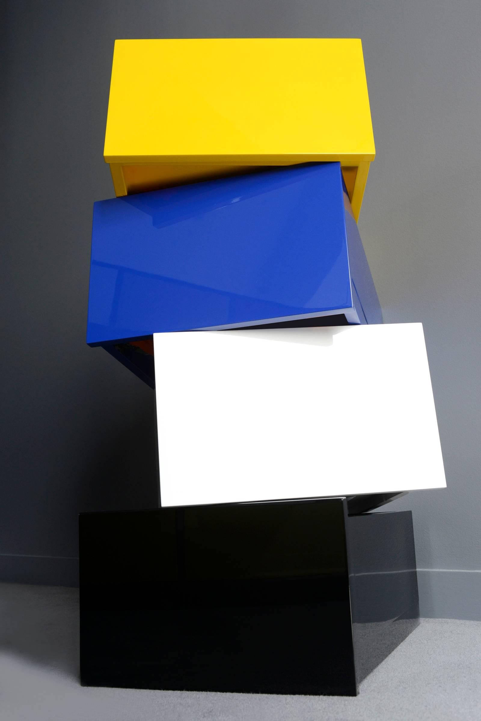 Enfilade haute laqué avec 16 tiroirs réglables Le Mondrian en vente 2