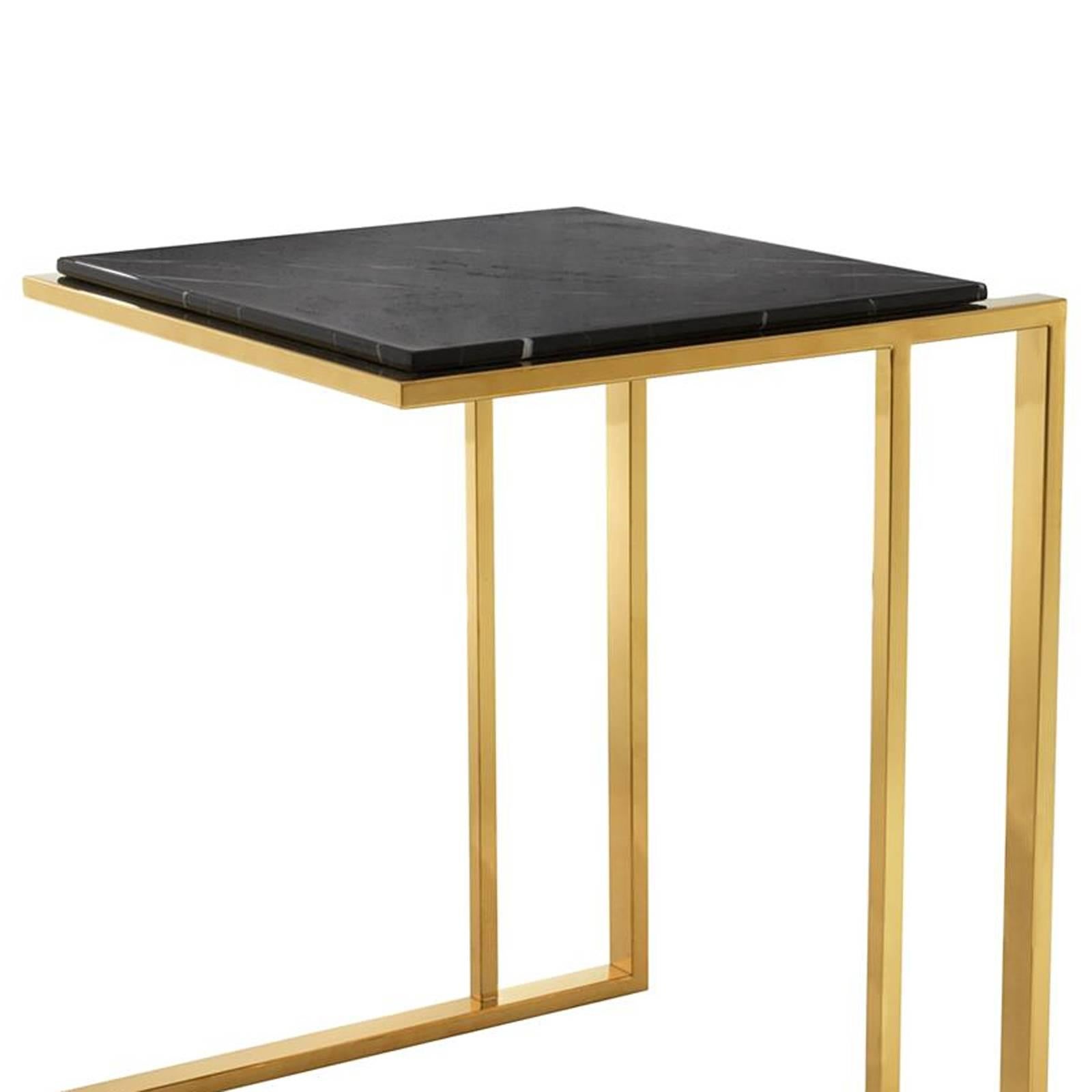 Side table Apetizer with structure in gold
finish. Top in black marble.
Also available with structure in polished stainless
steel or bronze finish with top in black marble.
