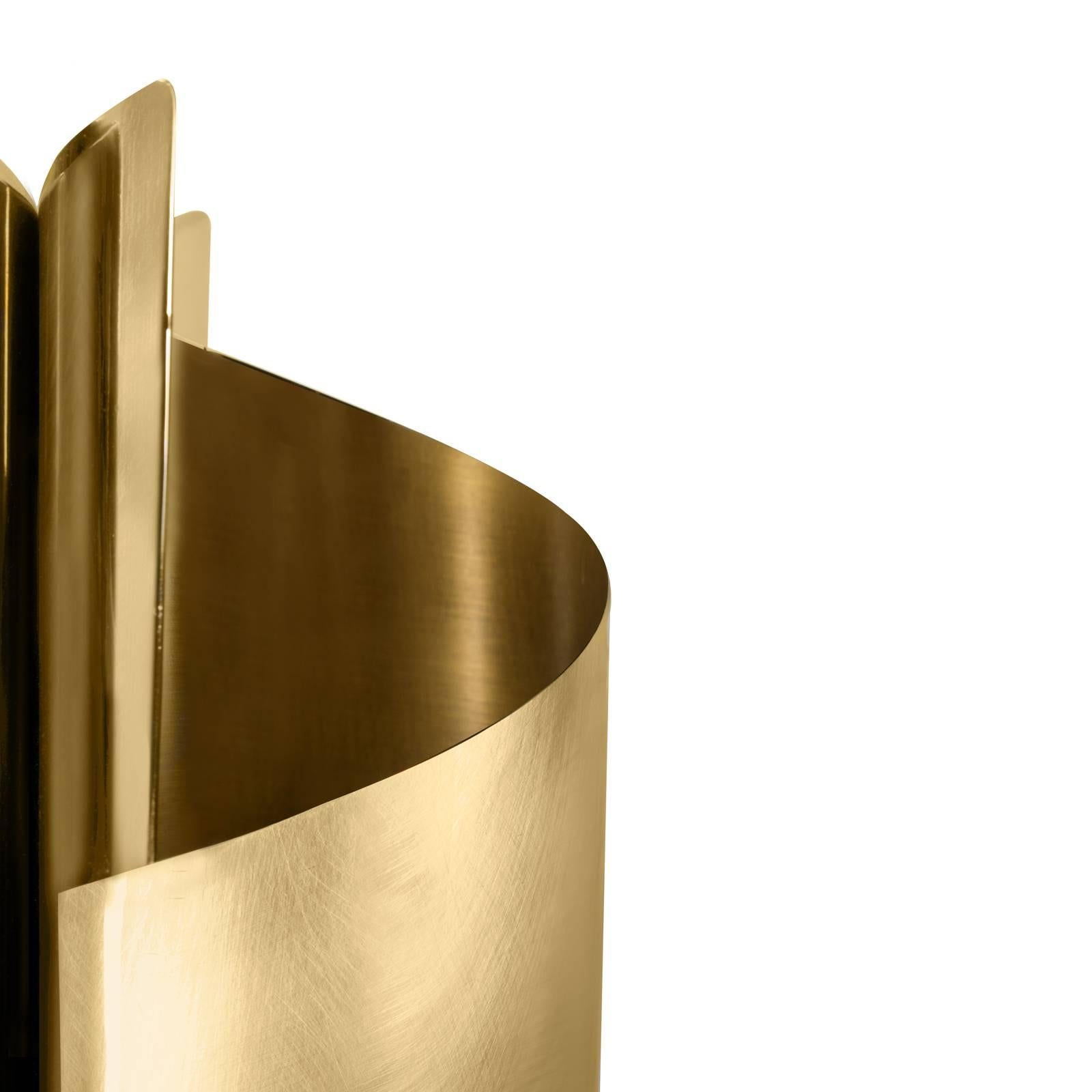 Brush Brass Tischlampe (21. Jahrhundert und zeitgenössisch) im Angebot