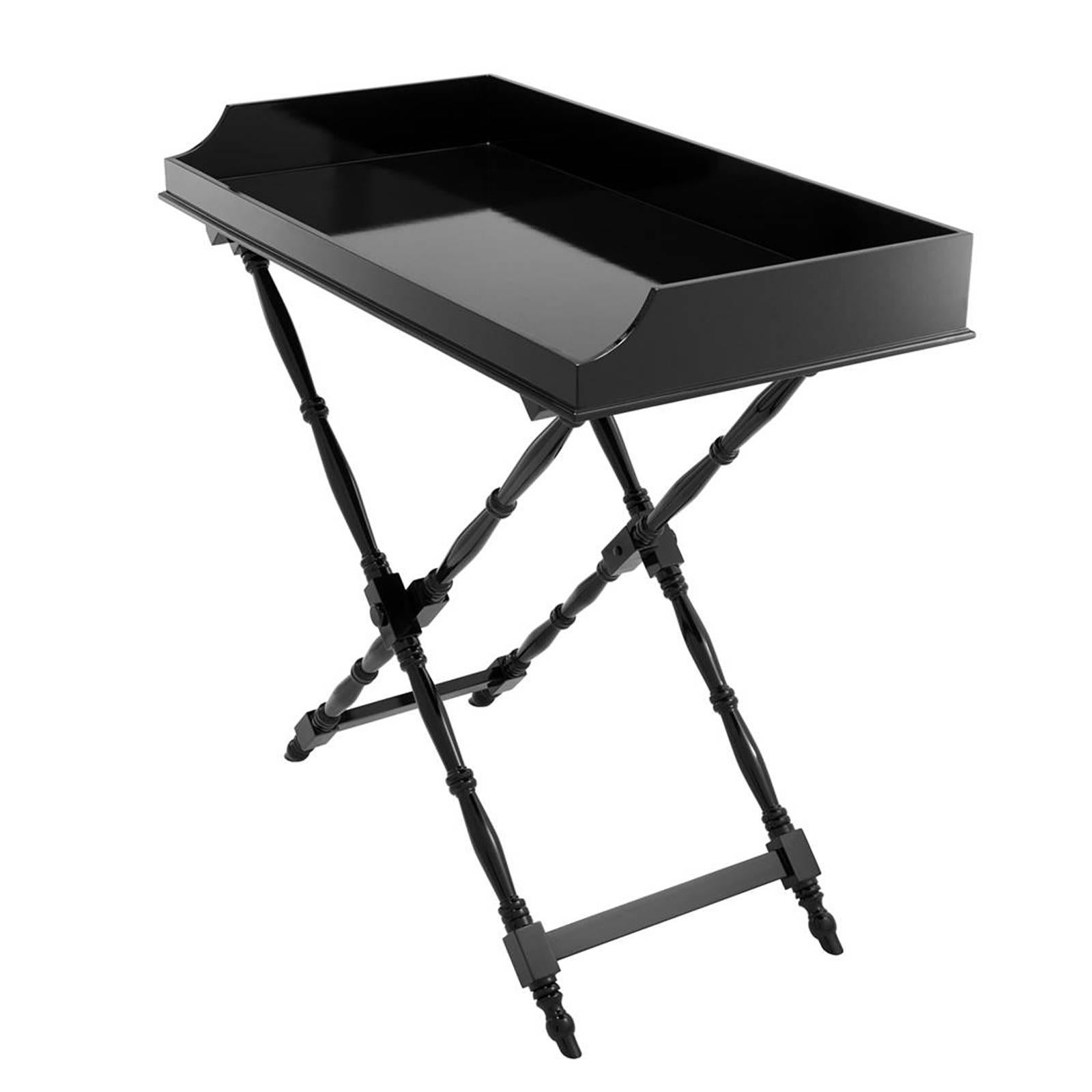 Butler tray Azura in solid mahogany wood
black piano lacquered finish. Two seperated
parts, base and tray.
