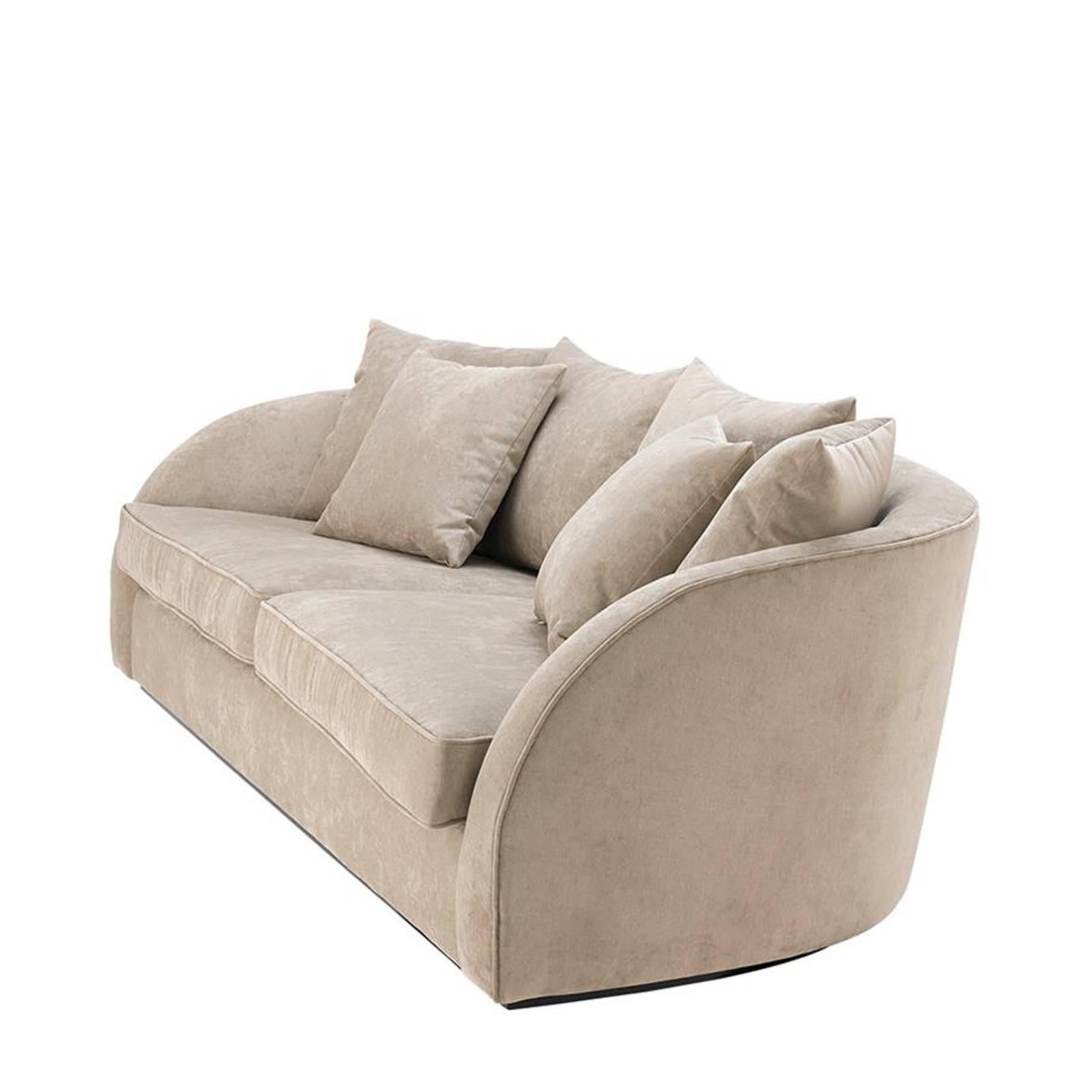 Sofa Miami lounge with structure in solid
birchwood and upholstered with greige velvet
fabric. Also available with black panama fabric
or natural panama fabric. Also available in
armchair Miami lounge.

