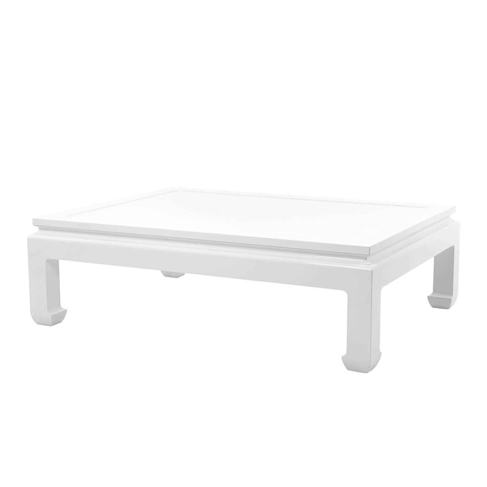 Coffee table Bengal made with solid mahogany wood
in white lacquered finish. Also available in side table
Bengal and console table Bengal.
