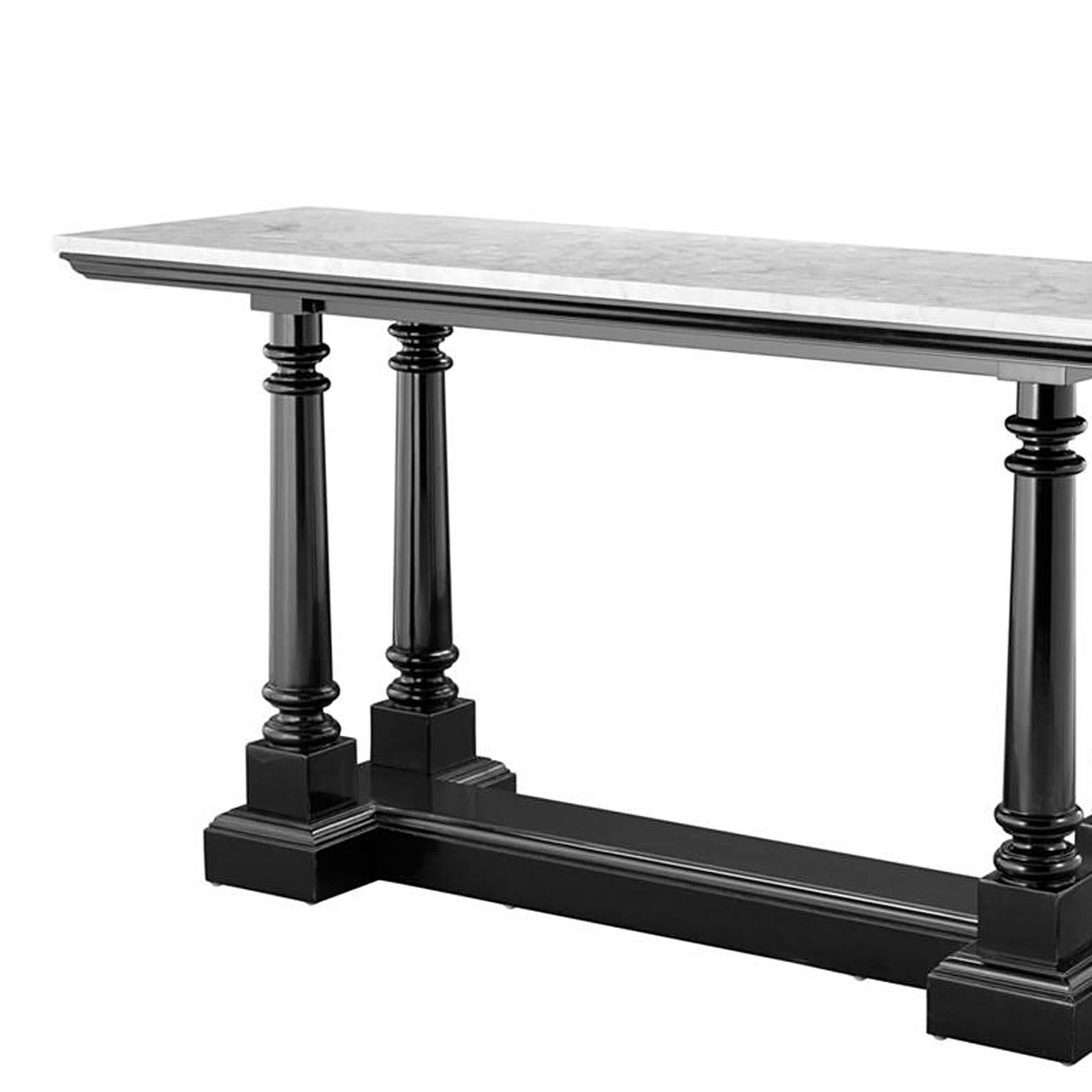 Console Herbstone with structure in solid black
lacquered waxed mahogany wood. With white
marble top. 

