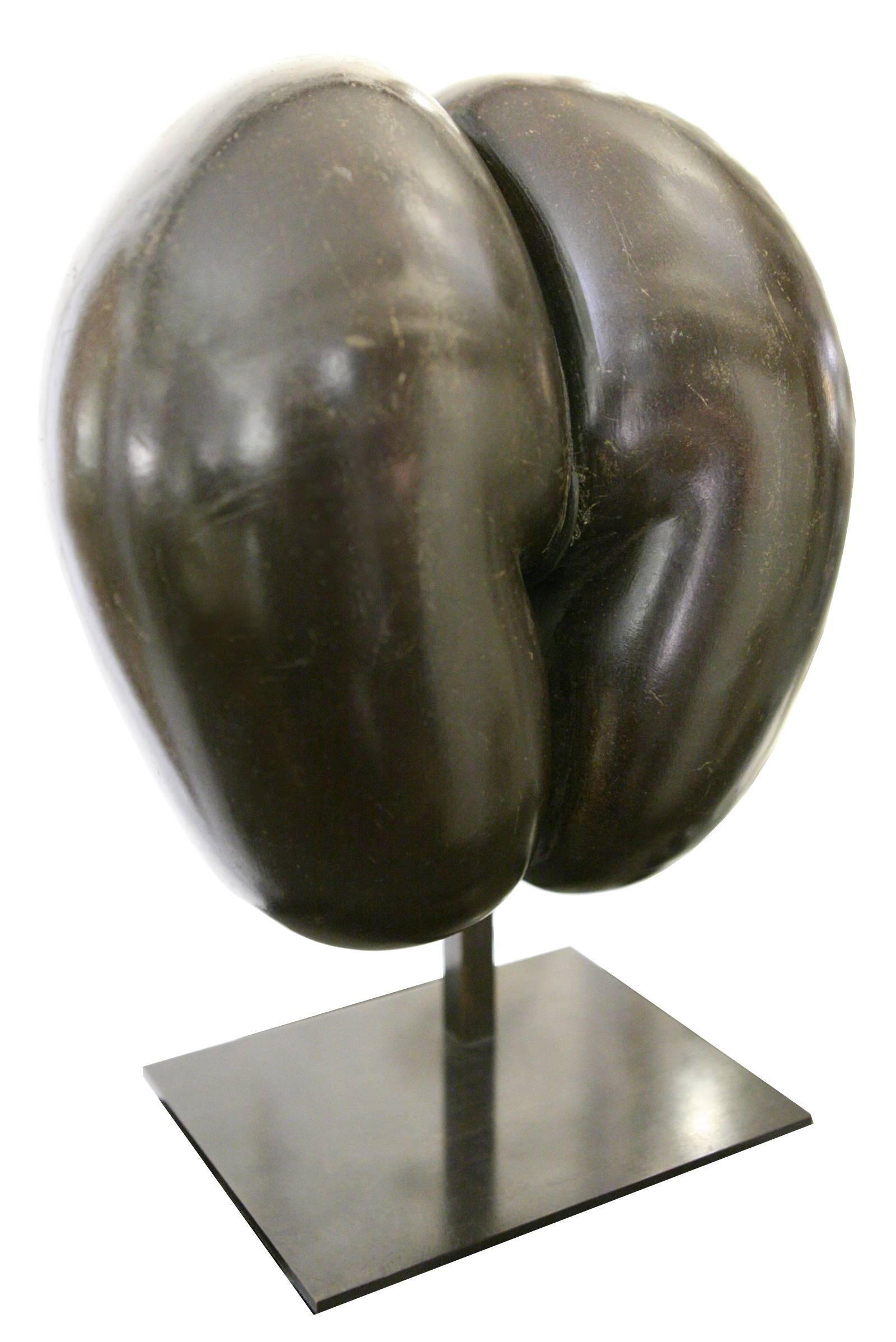 Real coconut from Praslin, Seychelles.
On bronze base. Rare piece.
