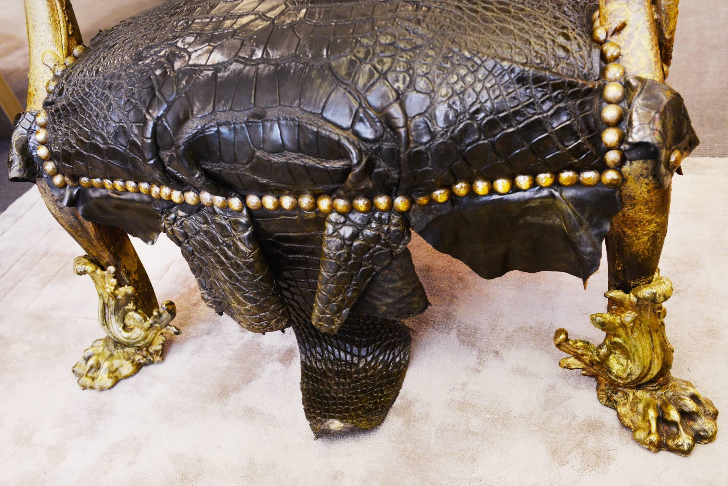 Fait main Fauteuil en croco noir avec peau d'alligator et cornes réelles en vente