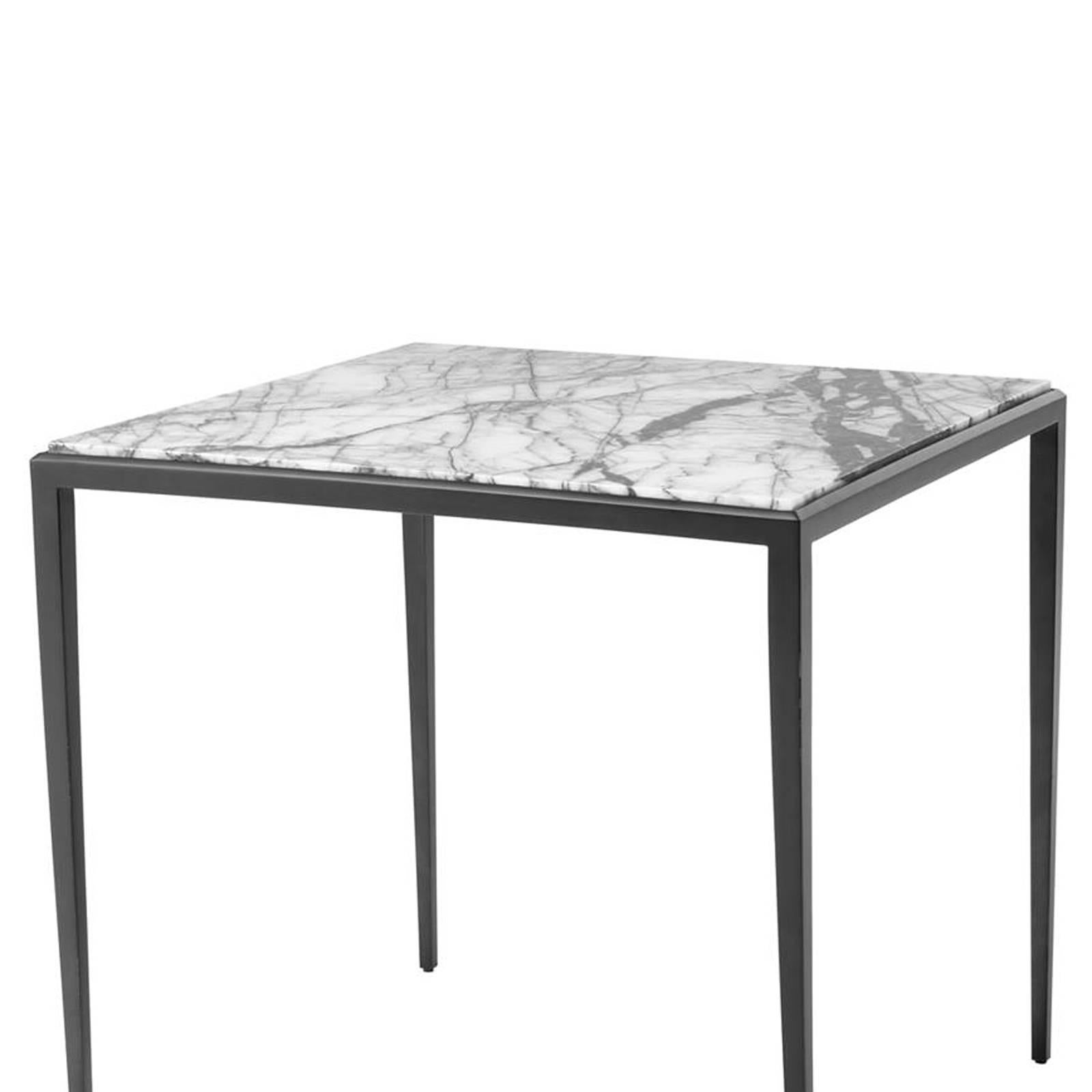 Side Table Leggy Square with structure in solid 
bronze finish. With white Lilac marble top.
Also available with brown marble top.
Also available in Coffee Table Leggy or
Console Table Leggy with white Lilac or brown 
marble top.
