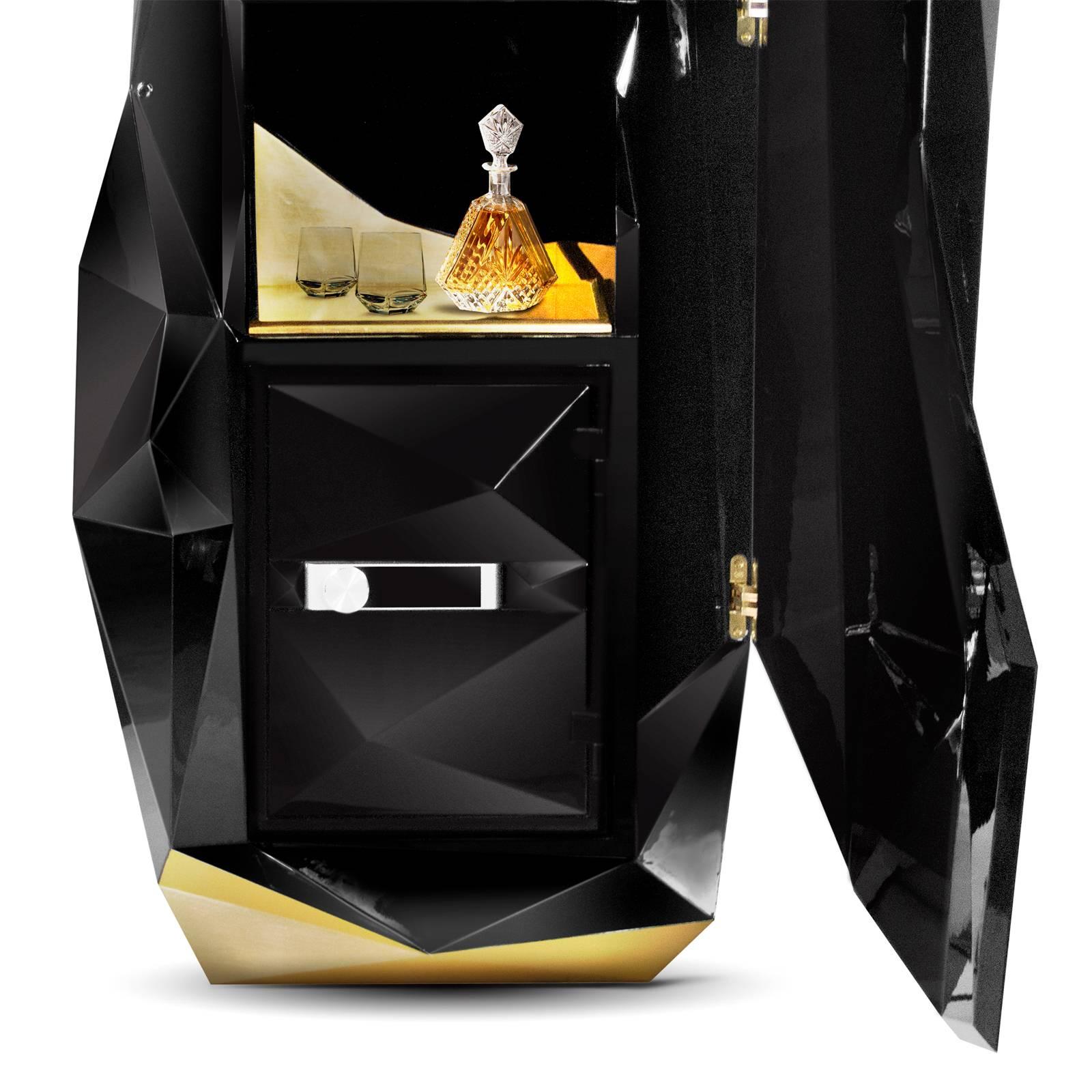 Fortnox Safe in Black Lacquered Wood High Gloss Finish and Gold Leaf In New Condition For Sale In Paris, FR