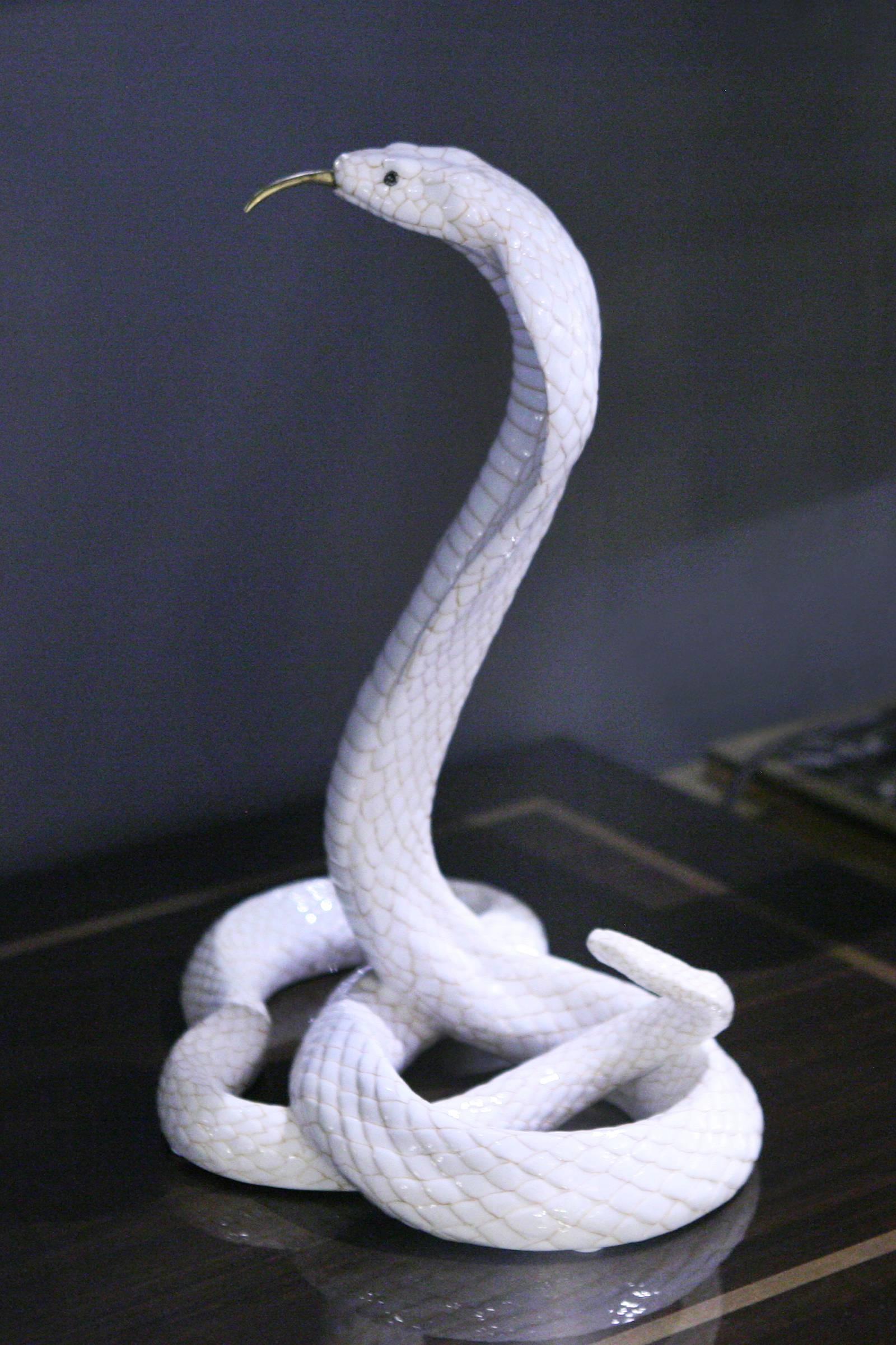the cobra sculpture