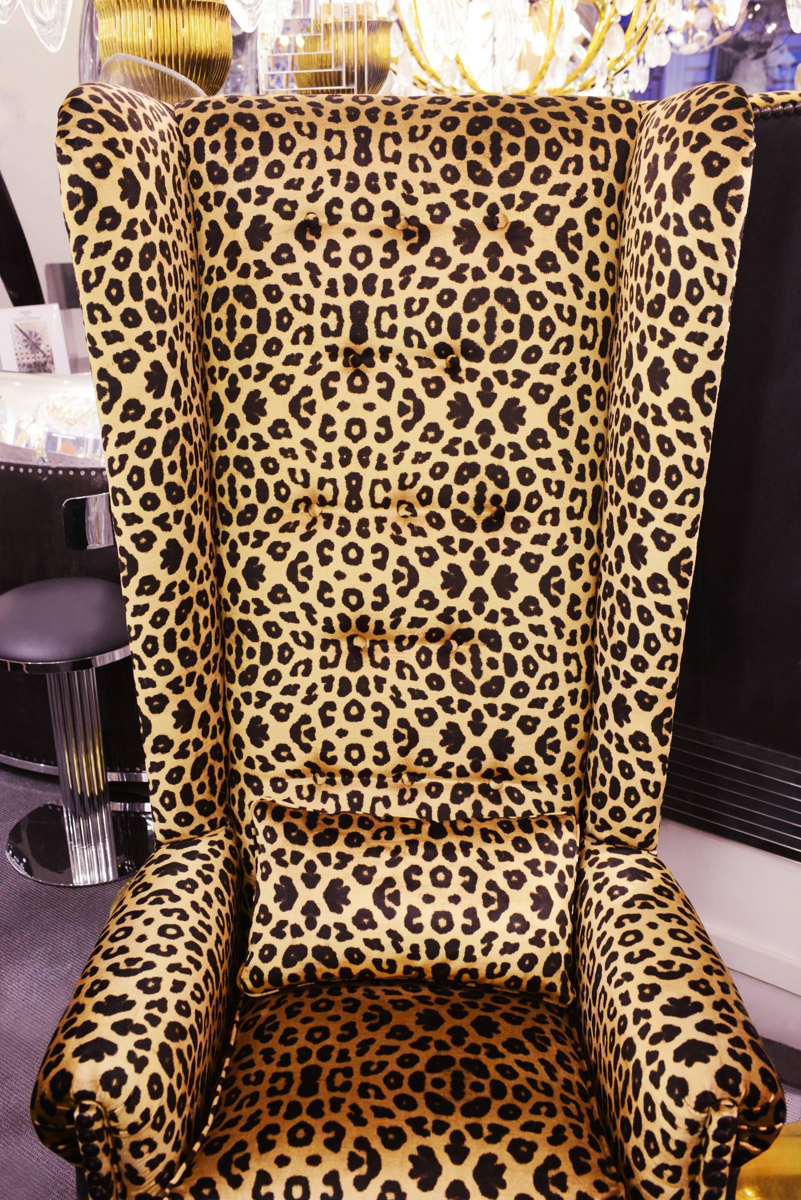 Leopard-Sessel mit schwarzem Nubuk-Leder und Samtstoff (Spanisch) im Angebot
