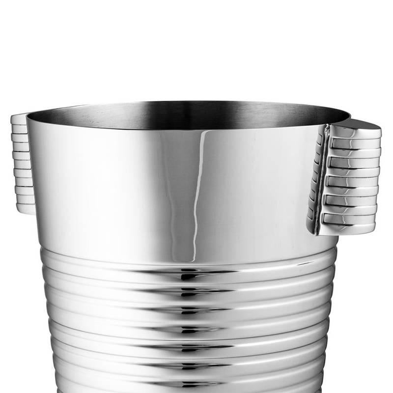 Wine cooler liner in polished 
stainless steel. Also available in 
champagne cooler liner.
 