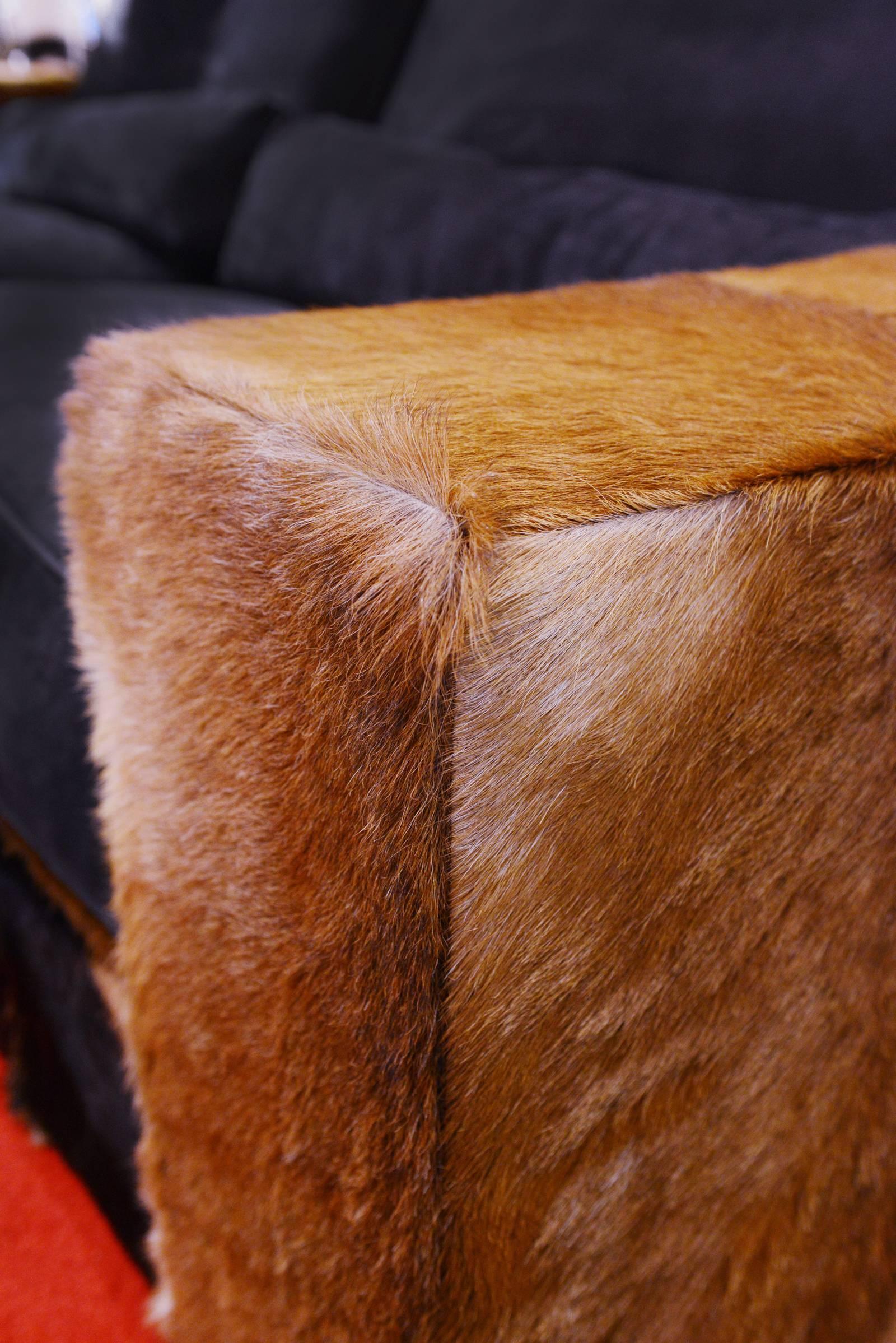 Patagonia Sofa with Real Patagonia Goatskin In Excellent Condition For Sale In Paris, FR