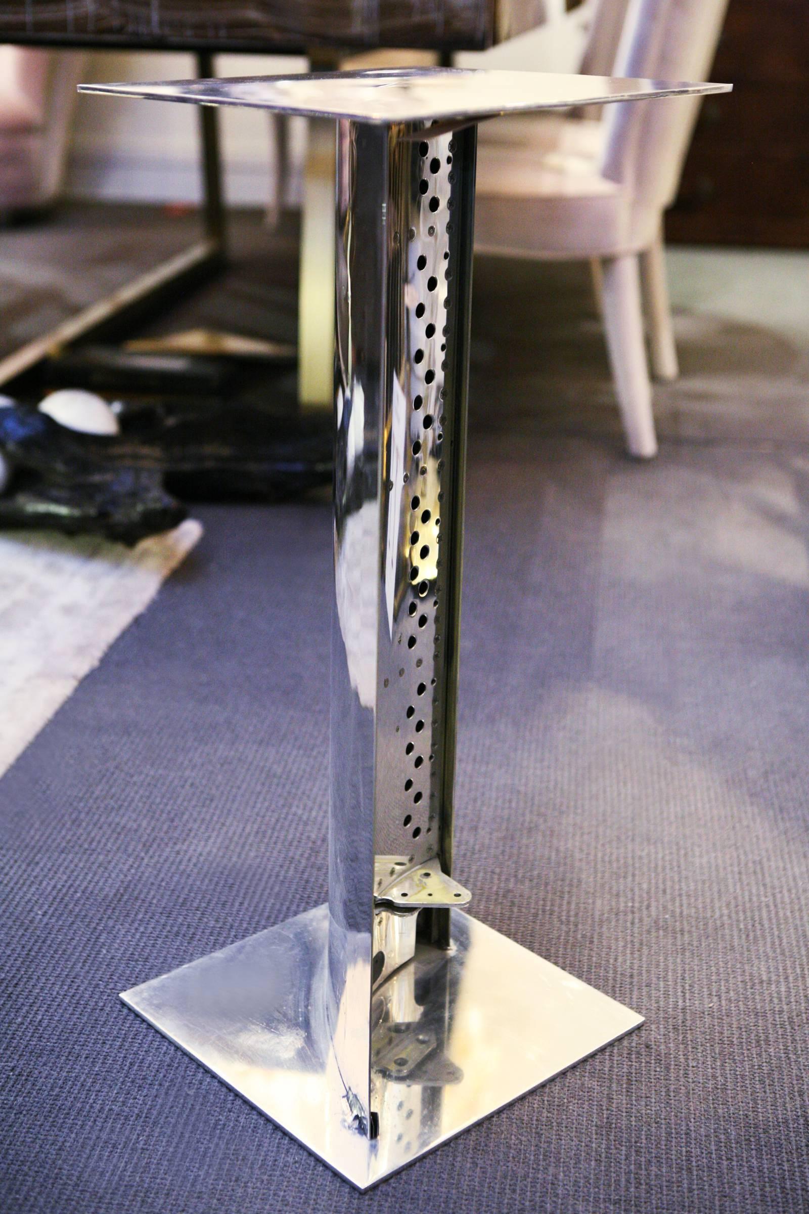 Selette d'attaque à bord arrondi provenant d'un avion Mystere 20 Excellent état - En vente à Paris, FR