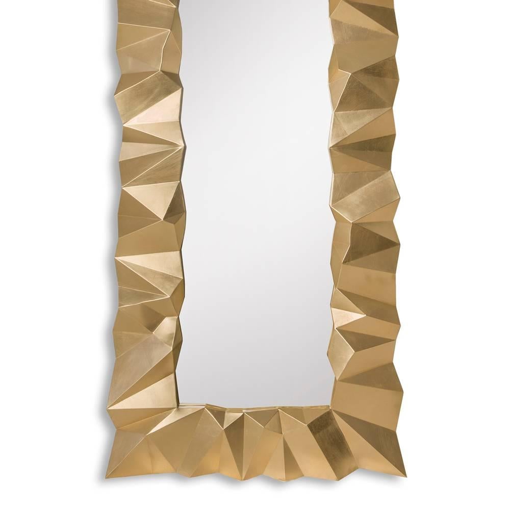 Asymmetrischer Spiegel aus massivem Mahagoni in Goldausführung (Englisch) im Angebot