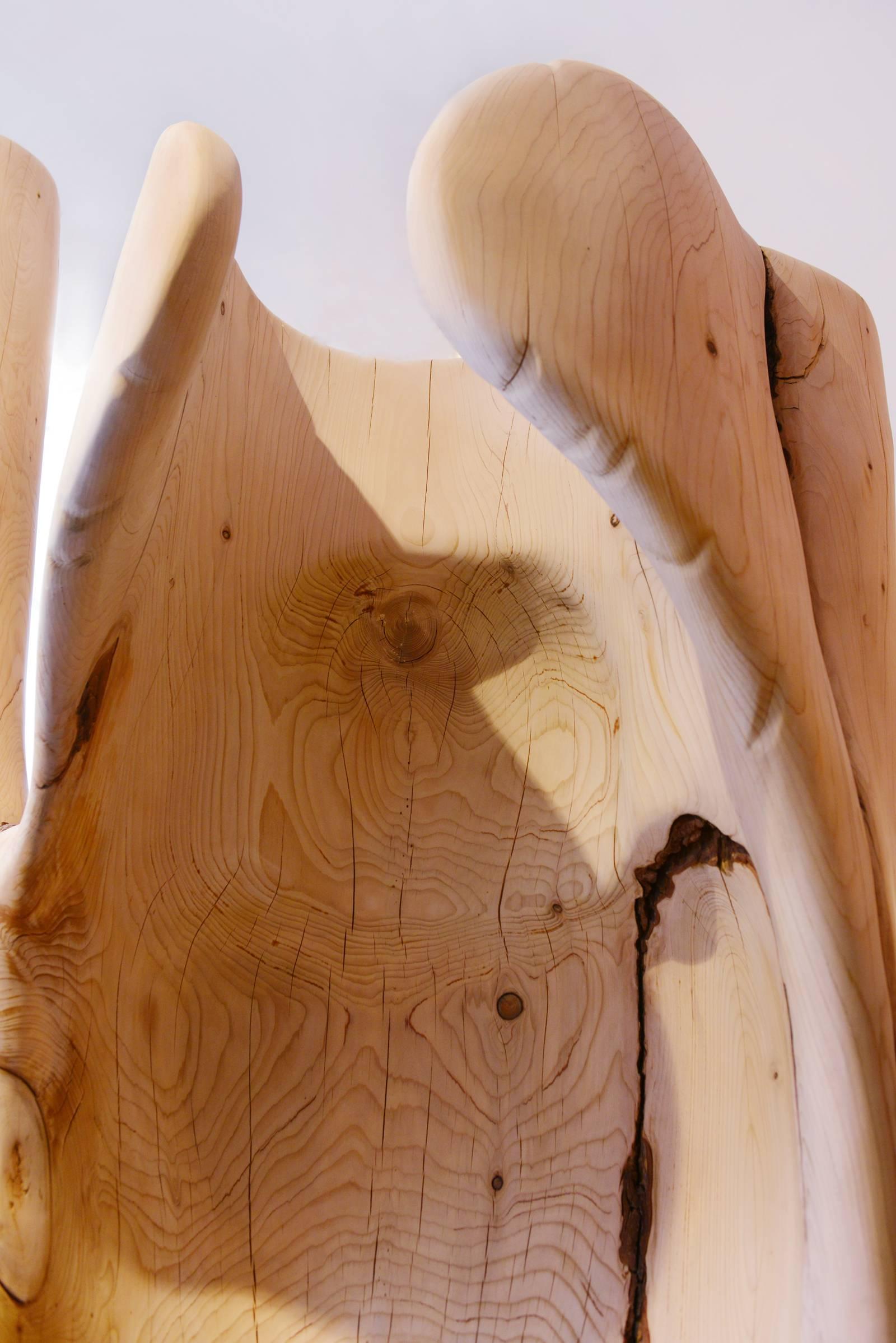 Trone Cedar Tree B in Hand-Carved Solid Cedar Wood 1