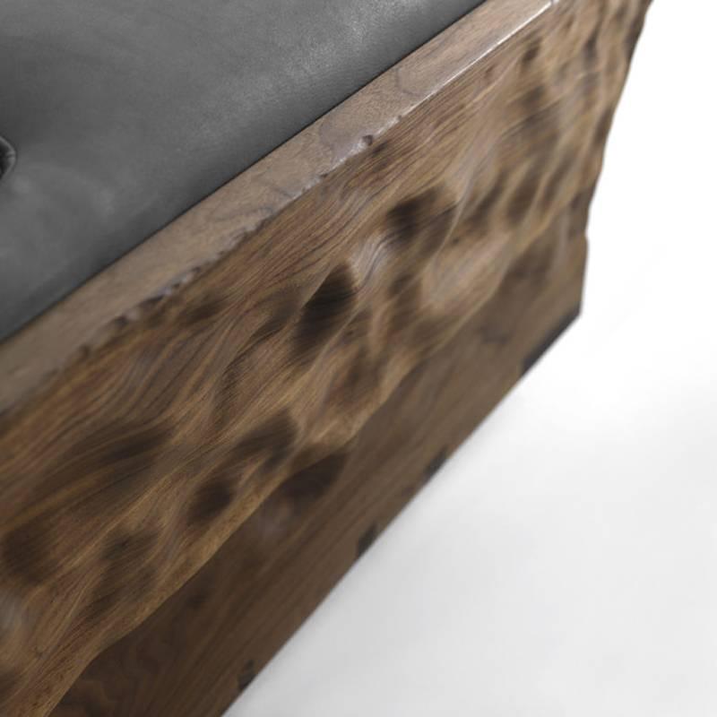 Canapé en bois extrême, bois de noyer massif et cuir gris véritable Excellent état - En vente à Paris, FR