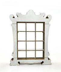 Biblioteca Matilda en cartón reciclado Treat