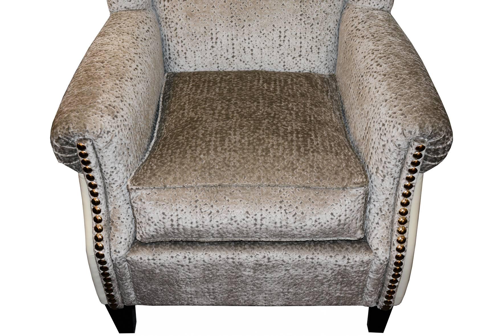 Greenwich Armchair with Atlanta Fabric and Back in Tango Cream Genuine Leather For Sale 2