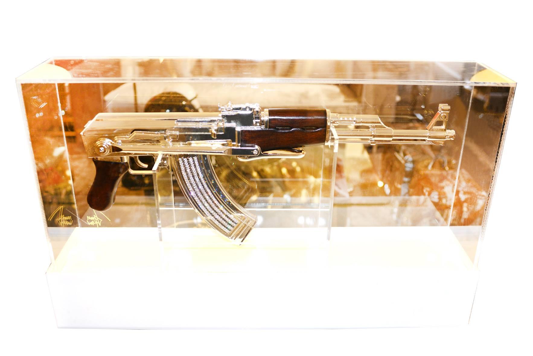 AK-47 in Silver Finish Art Sculpture Demilitarized In Excellent Condition In Paris, FR