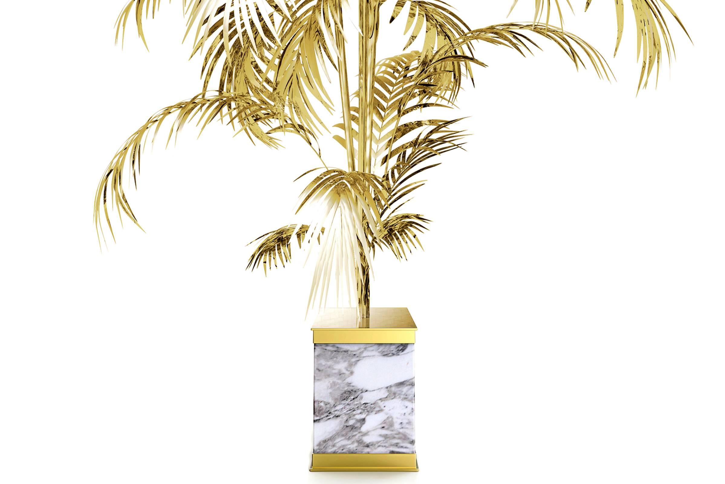 Floor lamp palms tropical, in brass polished gold finishes
and Carrara marble base. Made in 2016 from Portugal.
