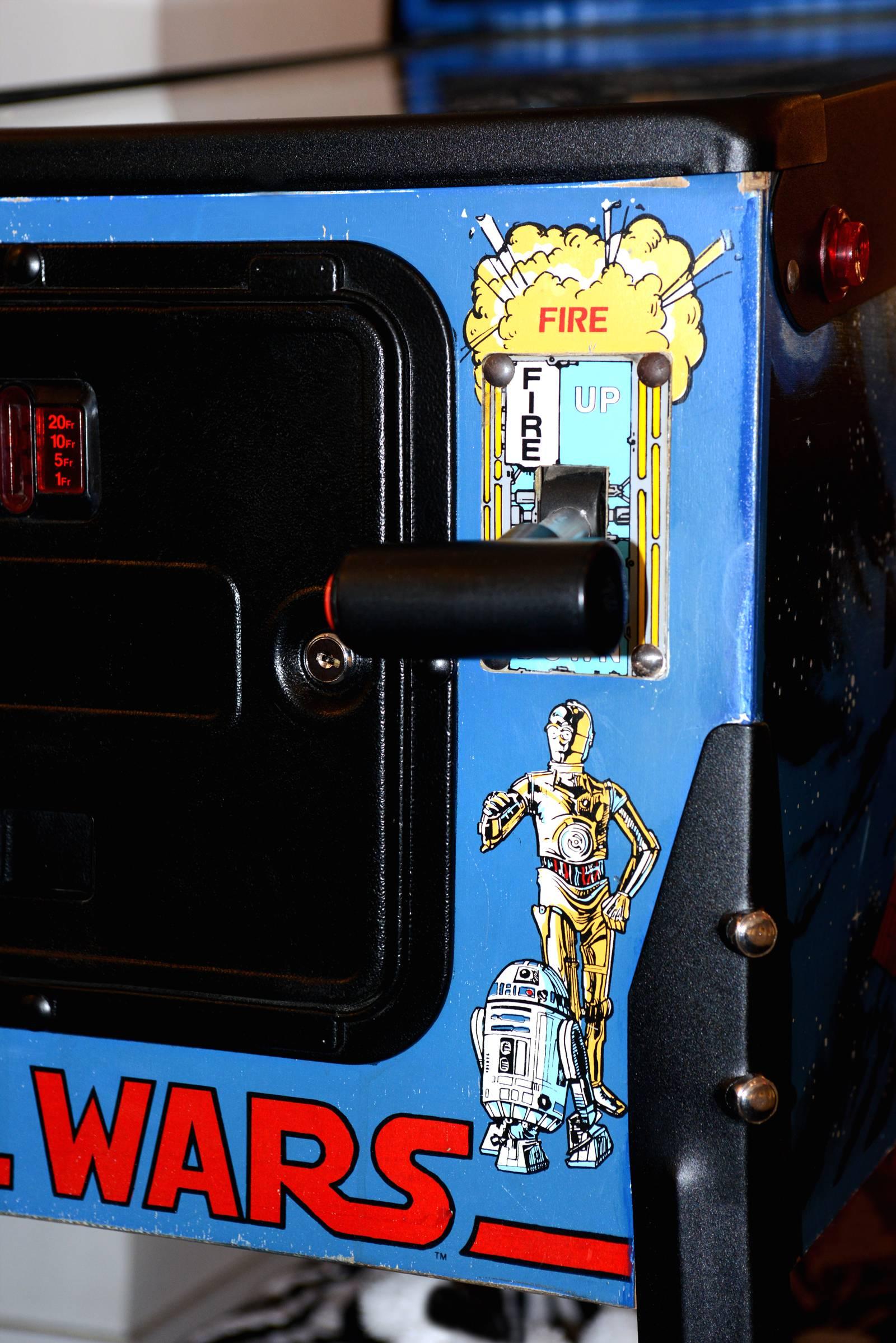 Late 20th Century Pinball Stars Wars DATA EAST Manufacturing 1992 Collector