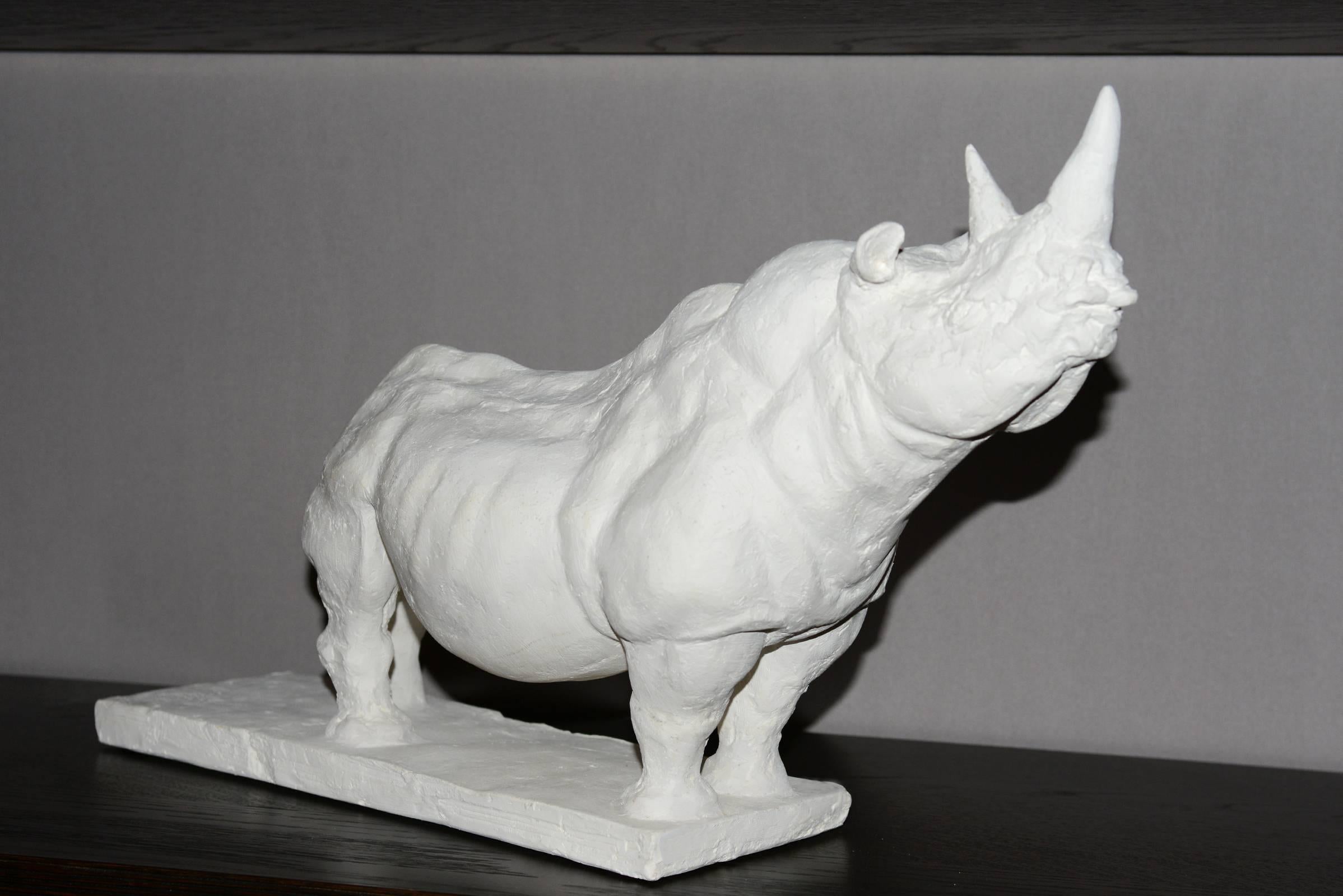 Français Sculpture Rhinoceros en plâtre Édition limitée 45/100 de J.B Vandame, 2015 en vente