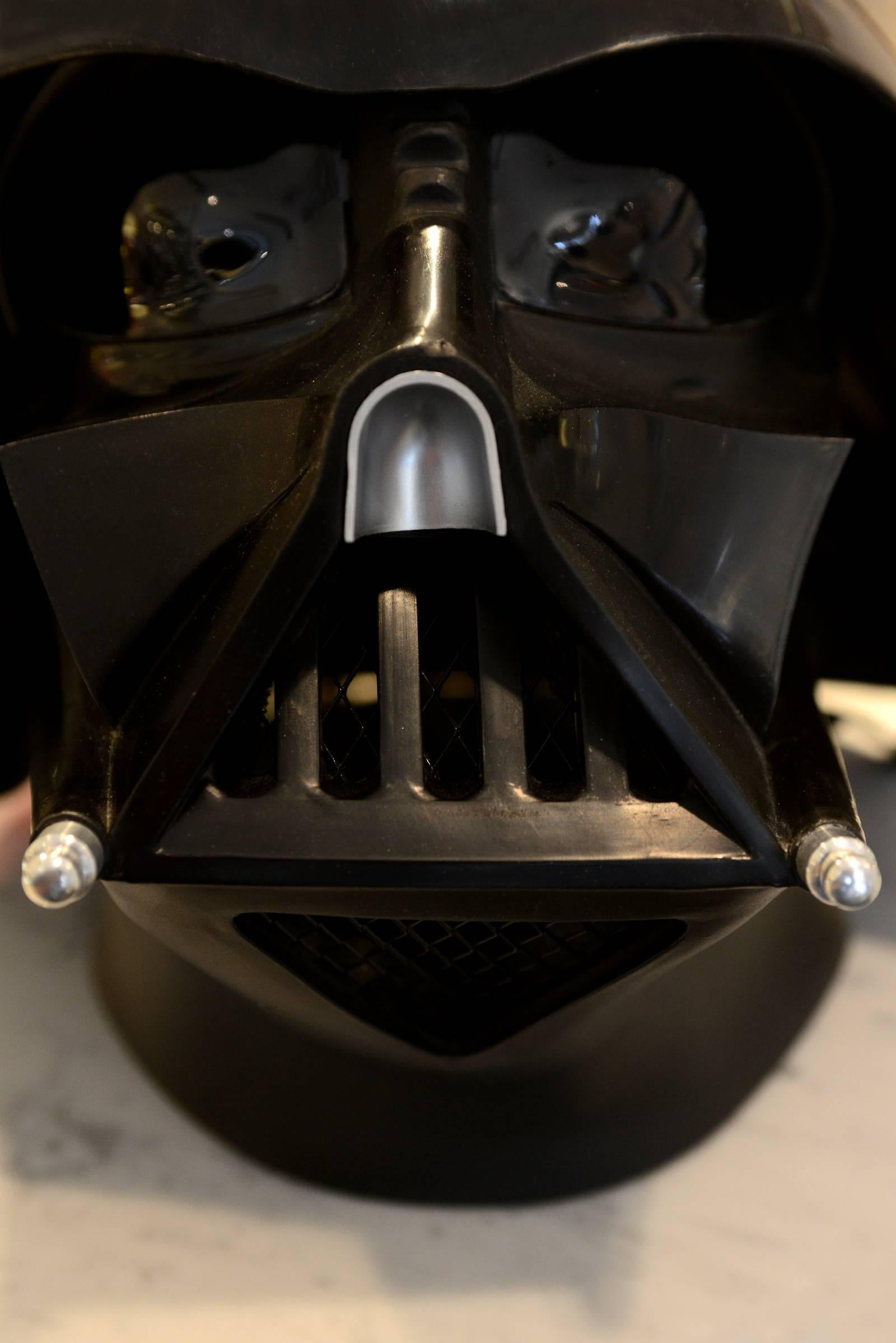 Helmet star wars dark Vador,
Actual size, exceptional piece in resin.
