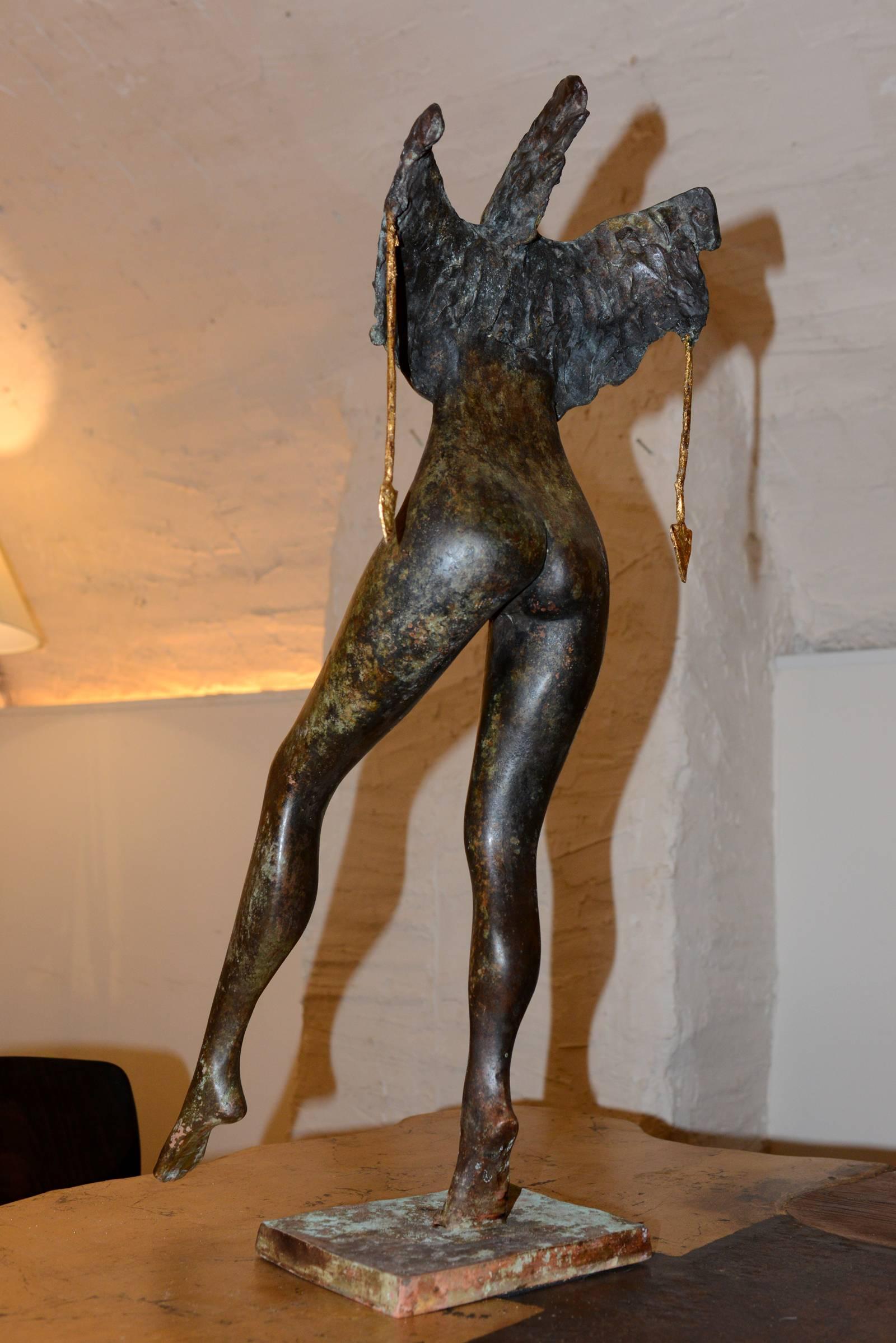 Bronze Sculpture - Femme avec une tête de coq en bronze en vente