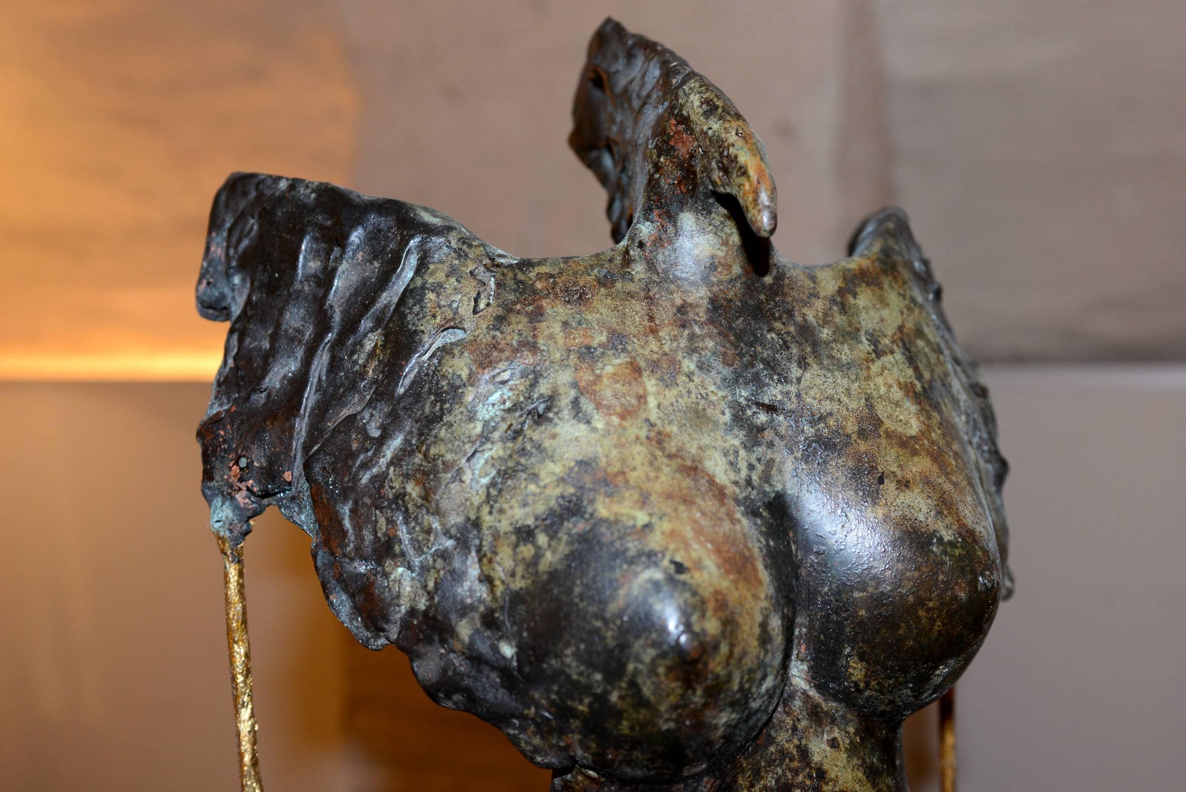 Skulptur einer Frau mit Cocktailkopf aus Bronze (Französisch) im Angebot