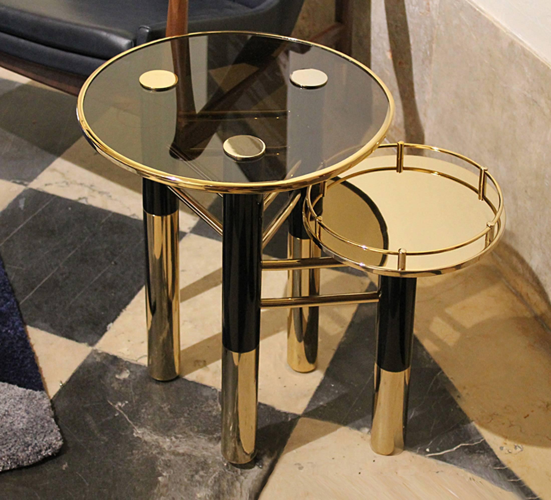 United Side Table in Stainless Steel Brass and Brown Glass In Excellent Condition For Sale In Paris, FR