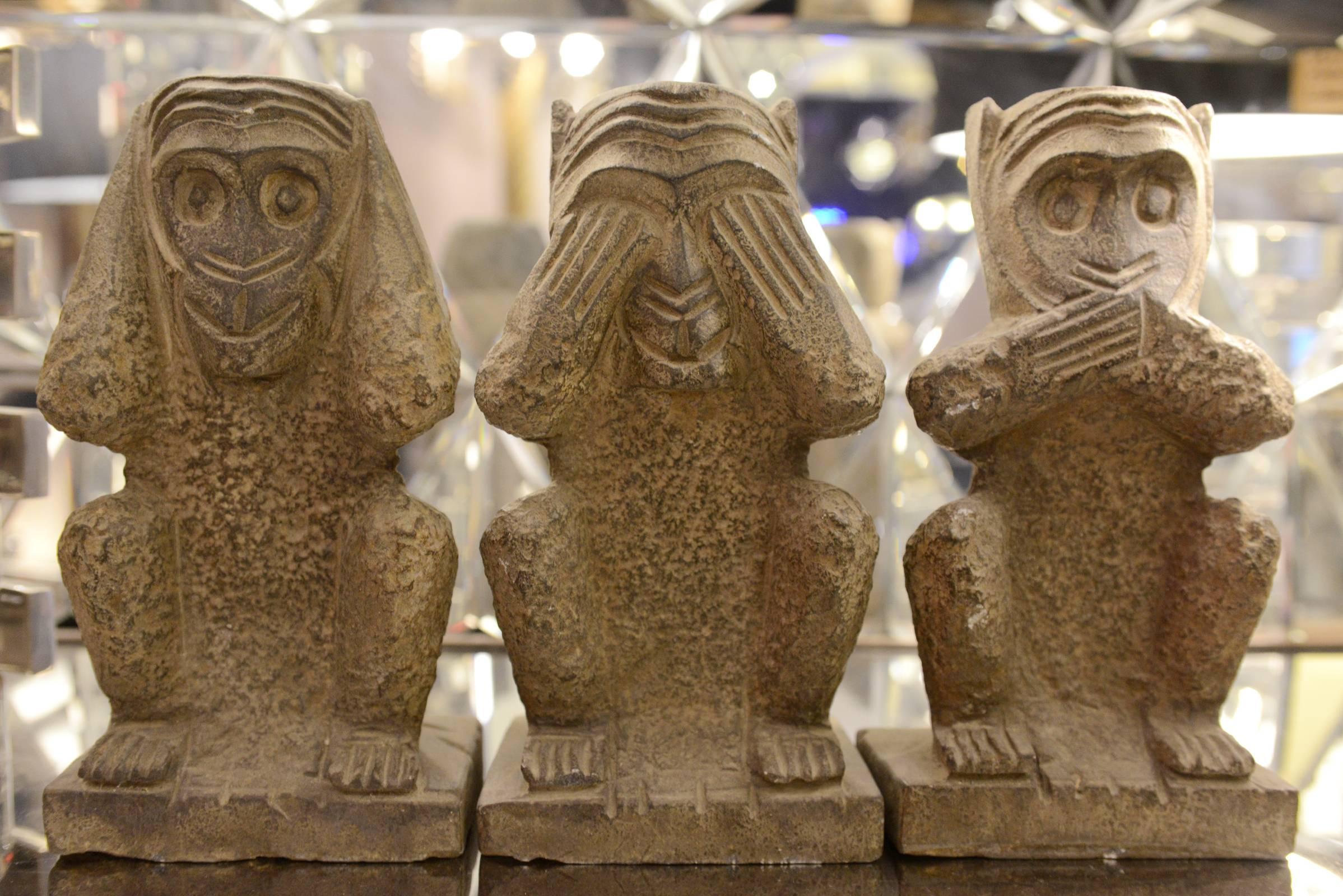 Set of three monkeys in stone.
L12xD8xH21cm each.
