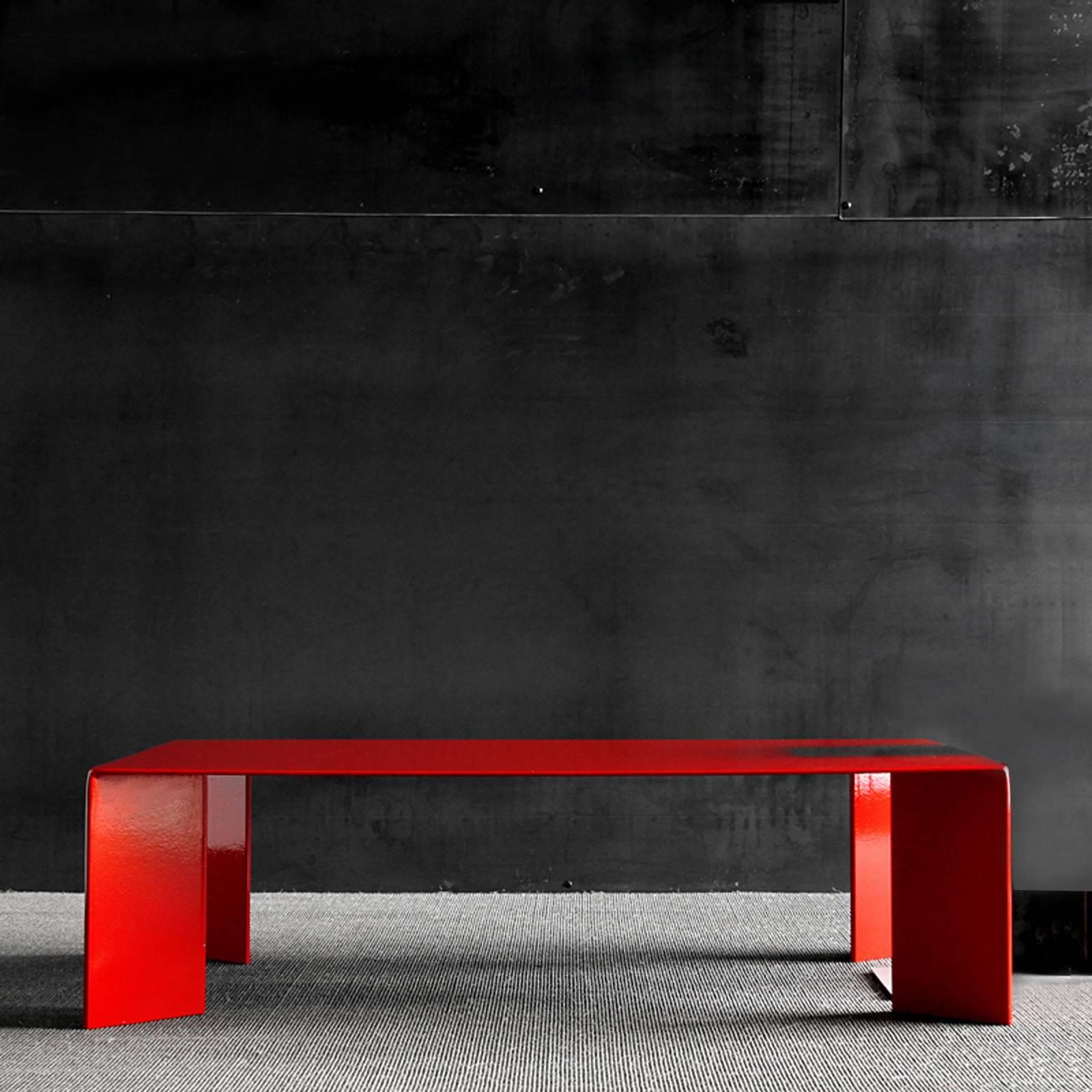Coffee table Laqué Rouge in steel, French manufacture,
red lacquered, custom made available. Available in dark
finish or other colors, on request.
Available in:
L100xD100xH35cm, price: € 4,200.00.
L125xD80xH35cm, price: € 4,200.00.
L125xD100xH35cm,