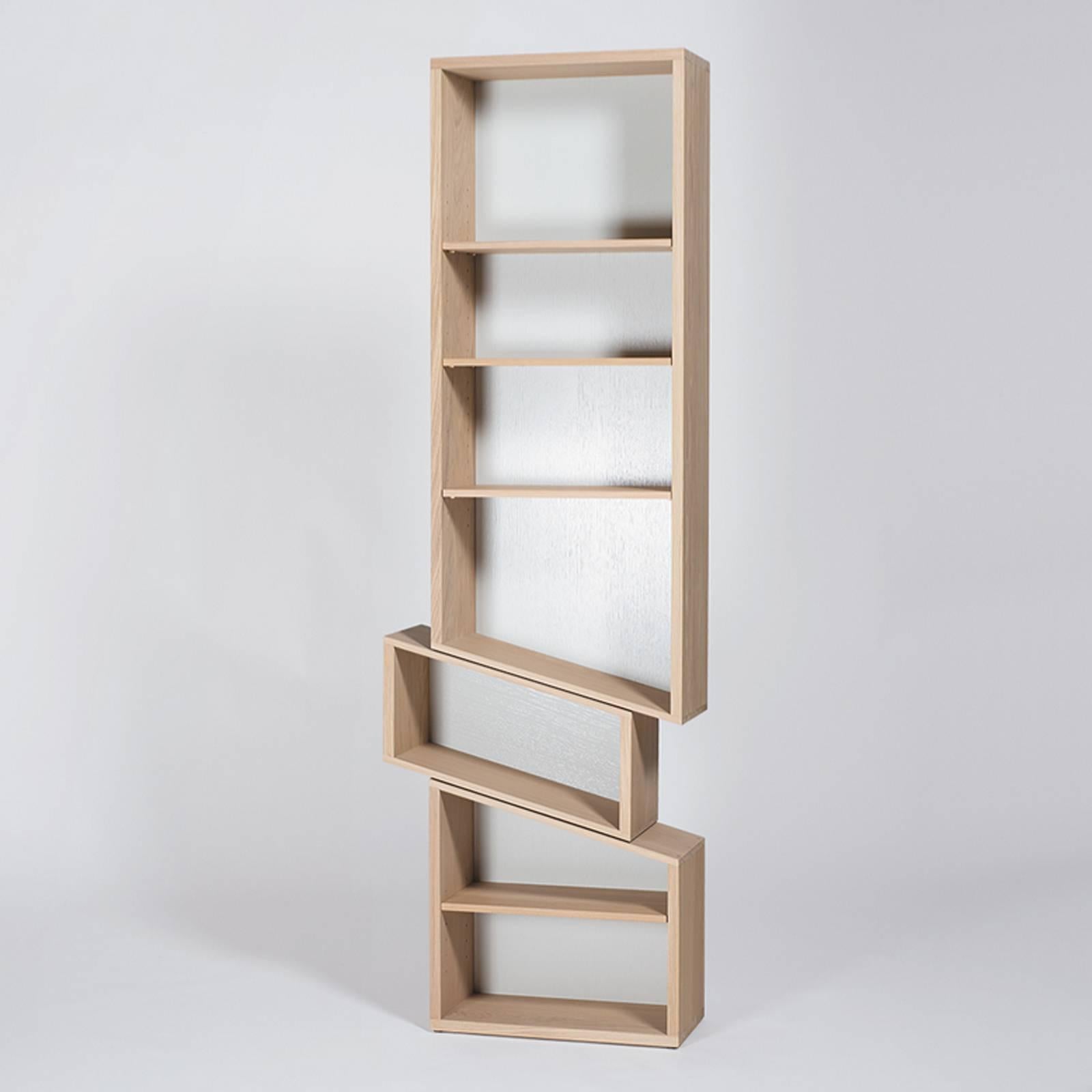 Shelve sliding 100% solid French raw oak, from sustainable
forests, France. With white backs. Back colors can be 
selected in different colors, on request. From Anjou in France.
Available in raw oak, price: 1850,00,00€
Available in varnished