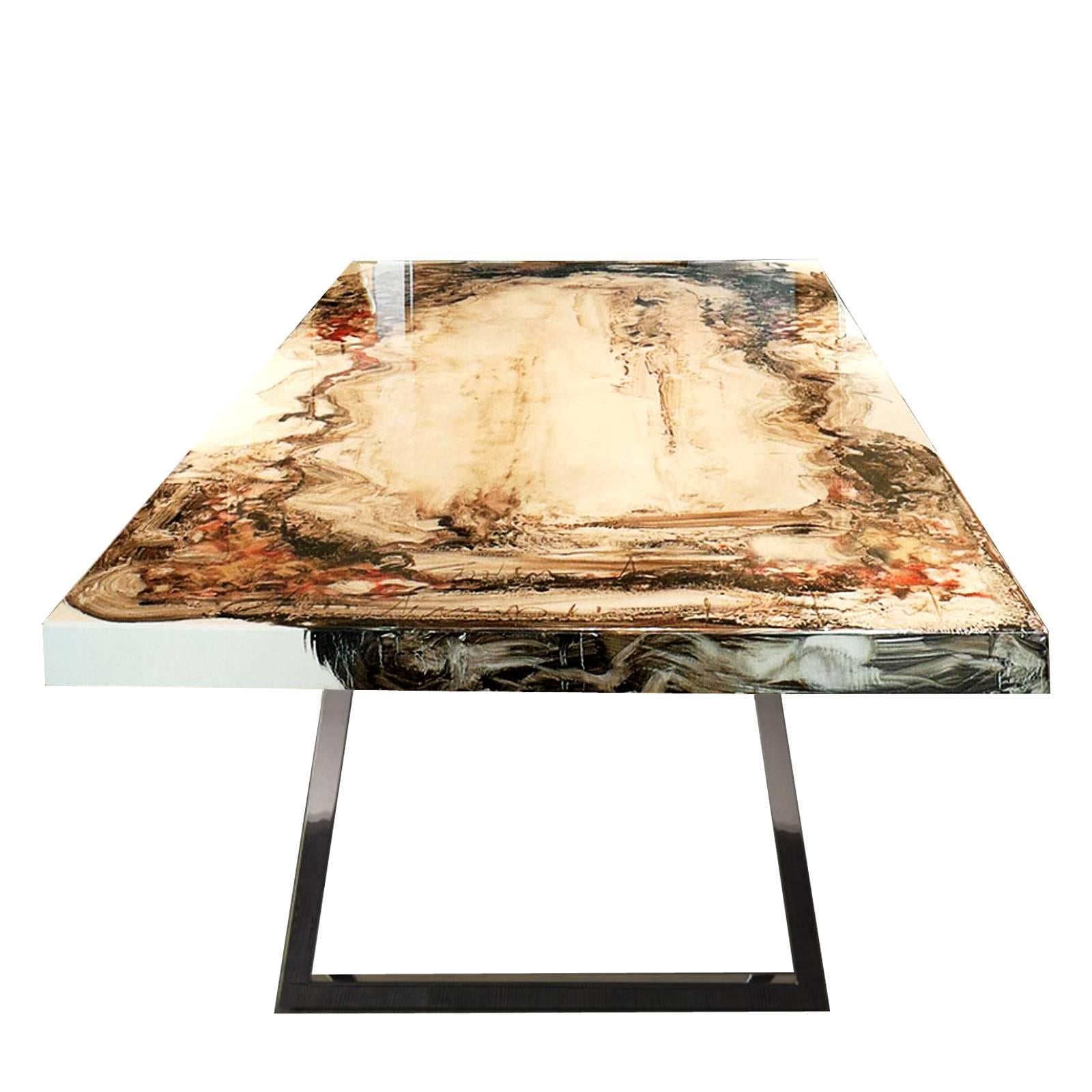 Tisch "Artica" aus handbemaltem, lackiertem Massivholz im Angebot