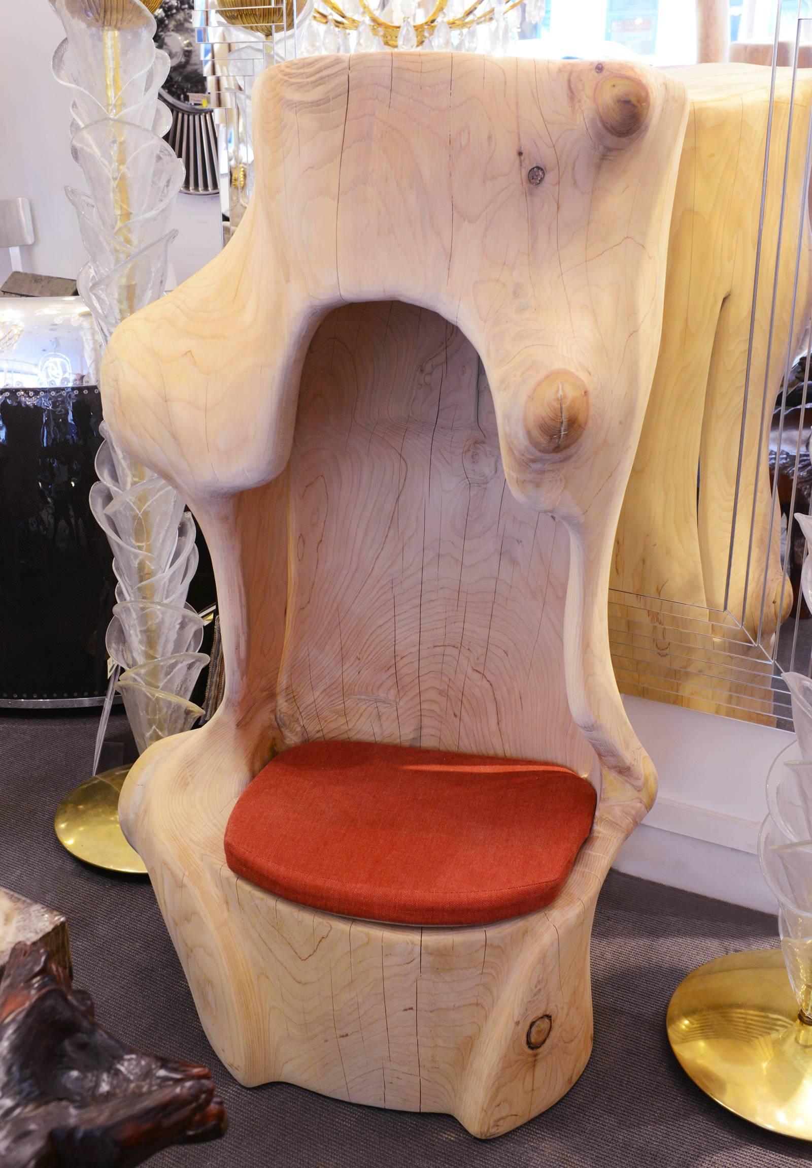 Trone Cedar tree a totally hand-carved with
lebanese solid cedar tree. Made from dead
cedar tree. With coral red cushion seat included.
Made in France in 2018.
Also available in Trone Cedar Tree B.
Exceptional and unique piece.
 
