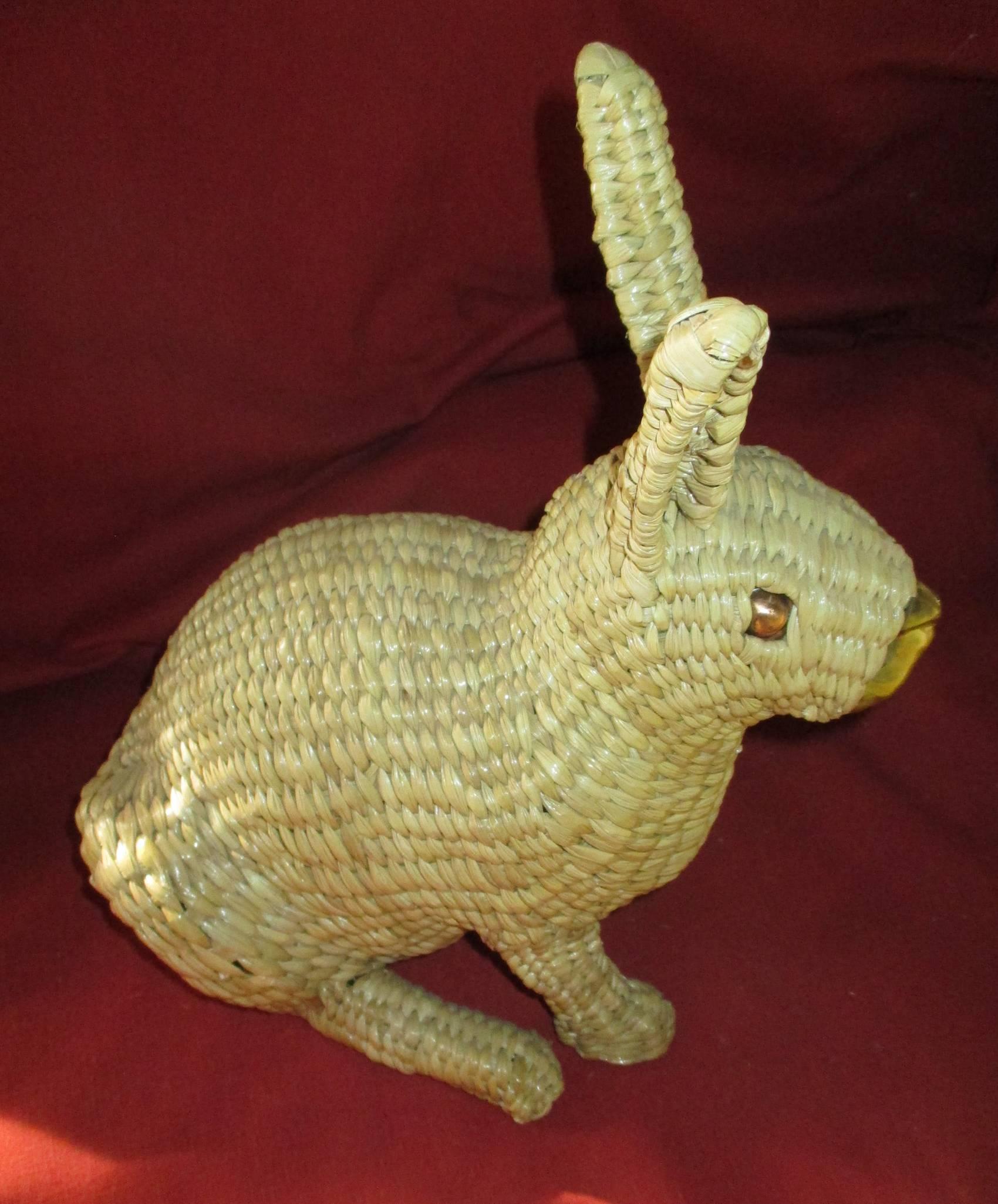 Mario Lopez Torres, Chuspata Rabbit Figure, Tzumindi, Michoacan, 1974, Mexico In Excellent Condition For Sale In Ajijic, Jalisco