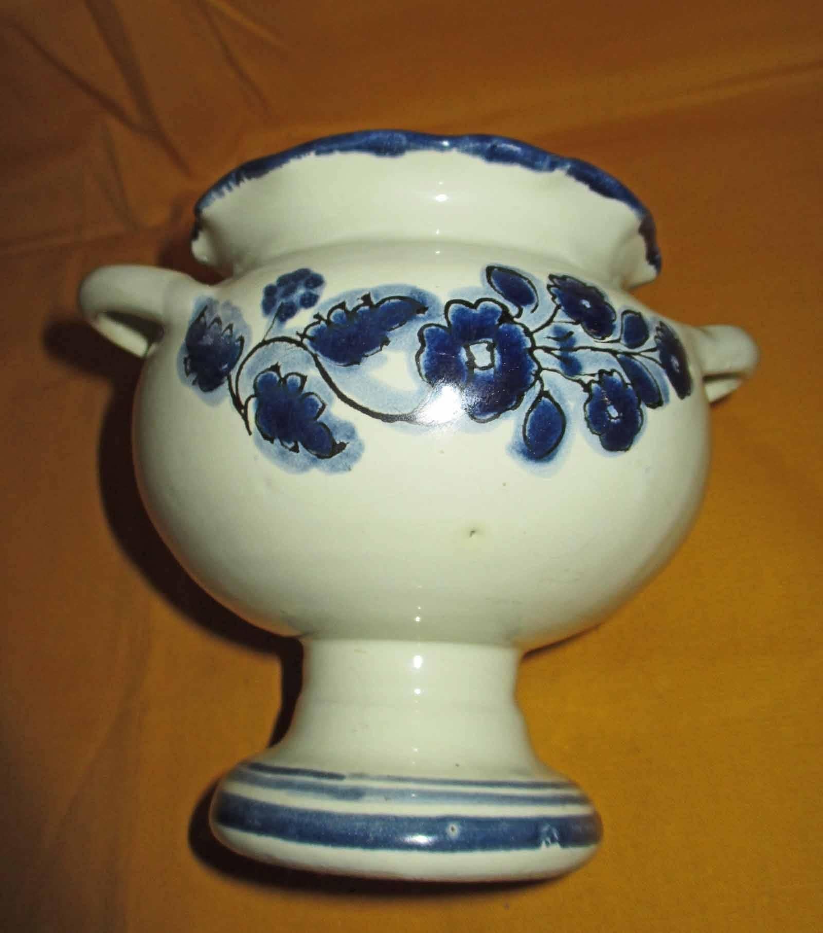 19th Century Rare Sayula Pottery Footed Vase, Jalisco Mexico For Sale 4