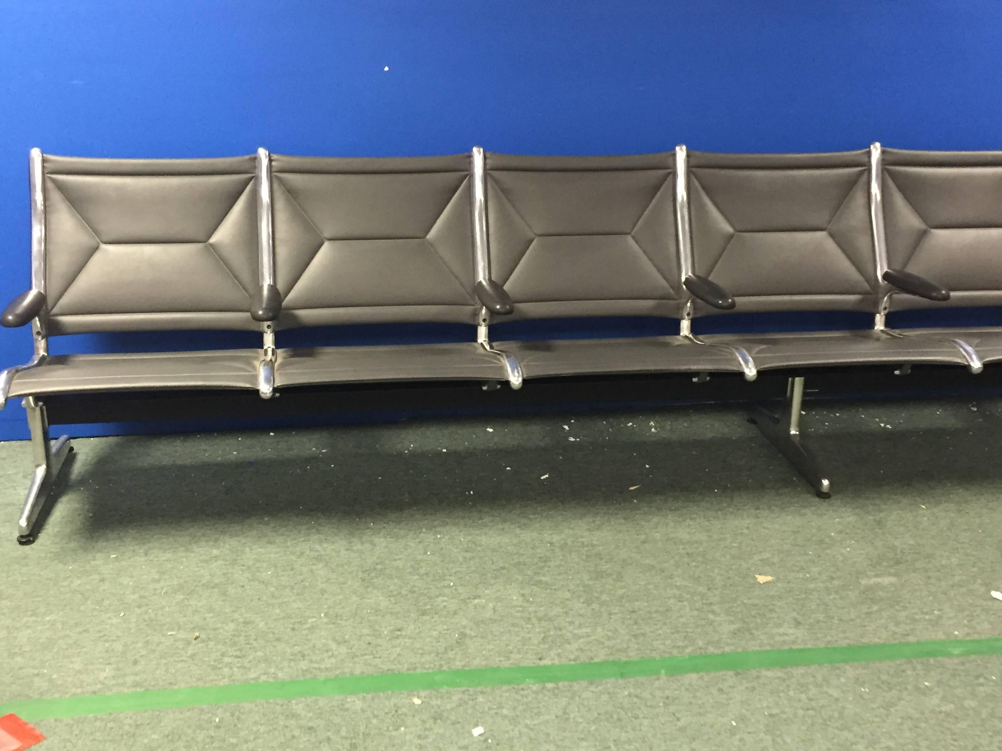 Mid-Century Modern Exceptional Pair of Seven-Seat Eames for Herman Miller Airport Benches For Sale
