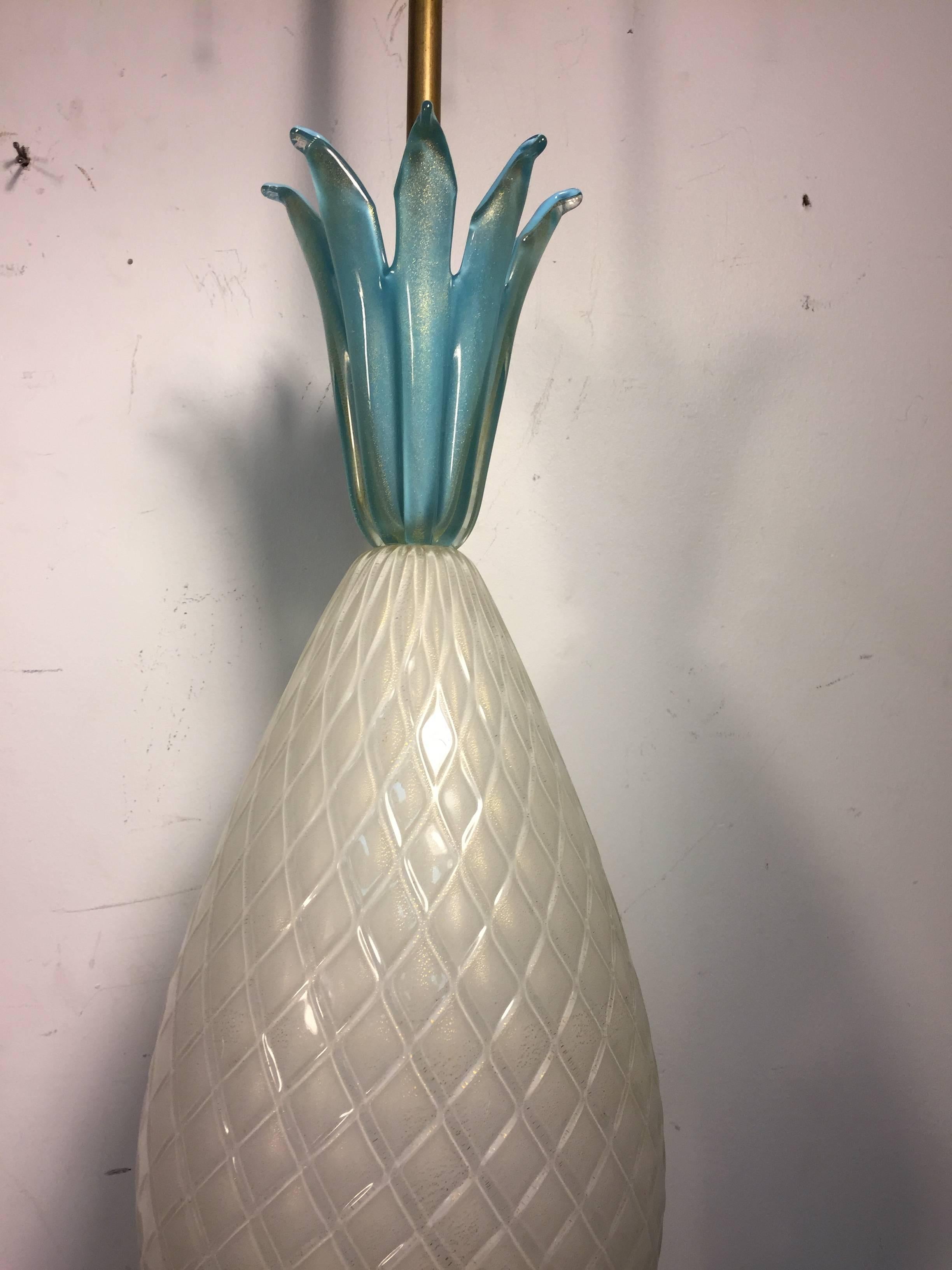 Sensational Murano Glass Pineapple Form Table Lamp by Seguso In Good Condition For Sale In Mount Penn, PA