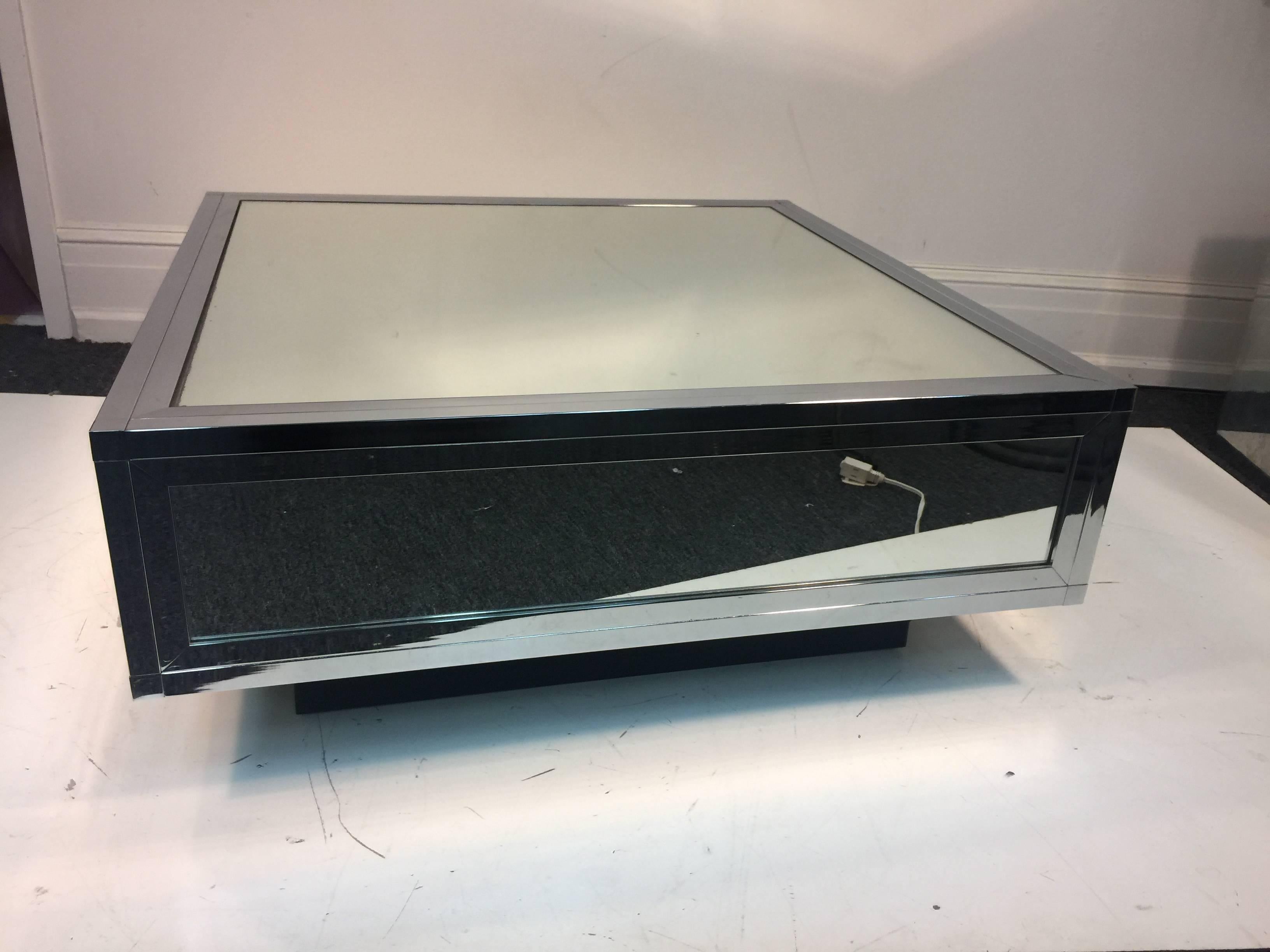 Modern Gorgeous Mirrored Coffee Table with Chrome Finish in the Style of Milo Baughman For Sale